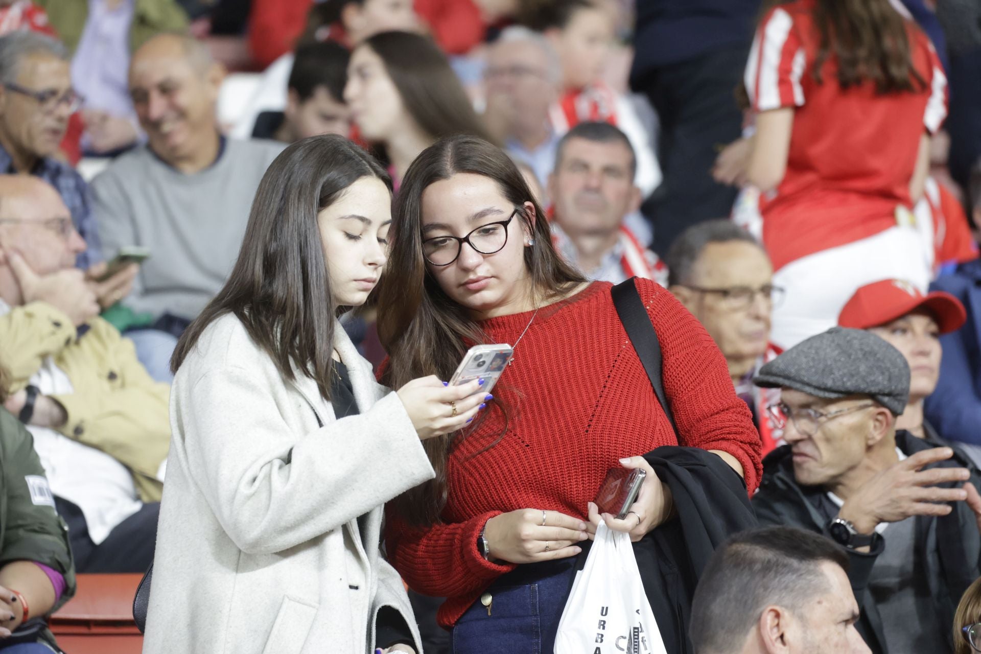 ¿Estuviste en el Sporting - Huesca? ¡Búscate!