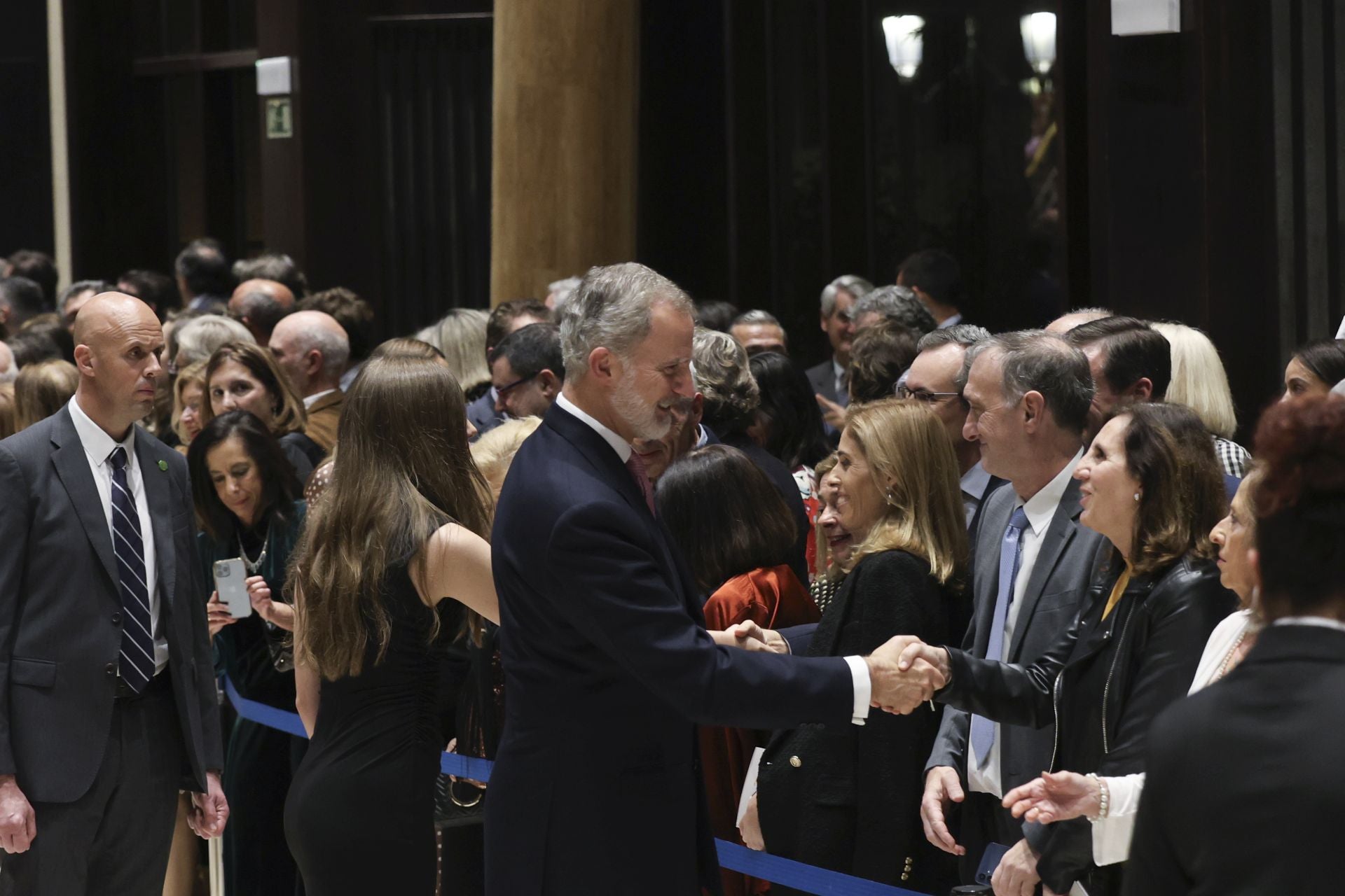 Los estilismos de la Familia Real en el concierto previo a los Premios Princesa de Asturias