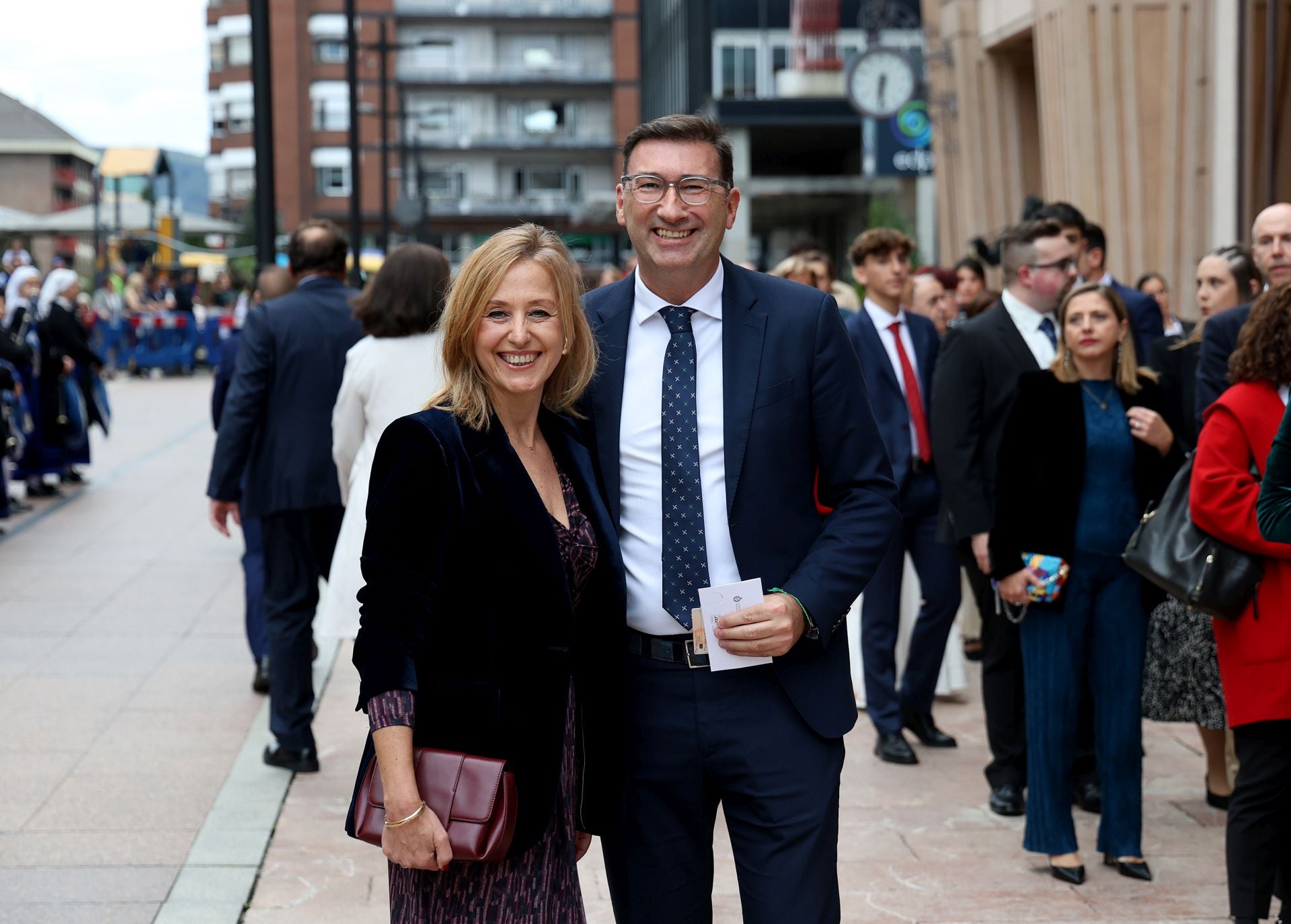 Elegancia y sobriedad entre los invitados al concierto previo a los Premios Princesa de Asturias