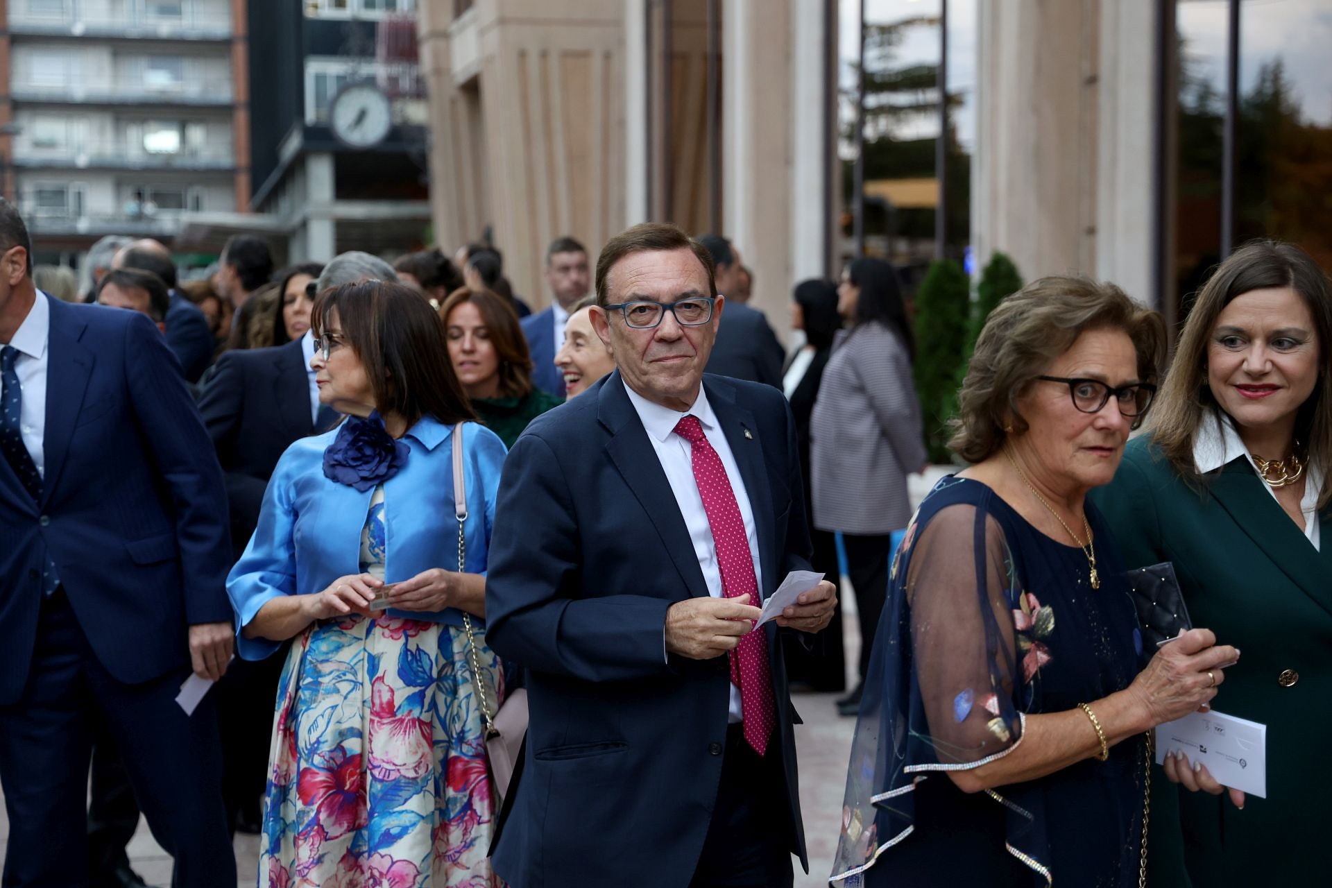 Elegancia y sobriedad entre los invitados al concierto previo a los Premios Princesa de Asturias