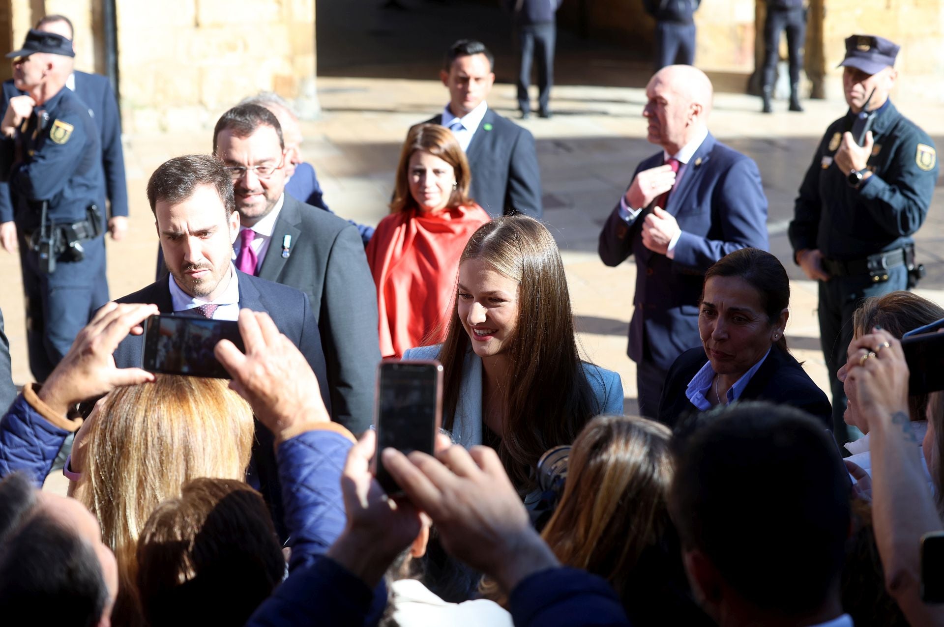 Multitudinario recibimiento a la Princesa Leonor en Oviedo