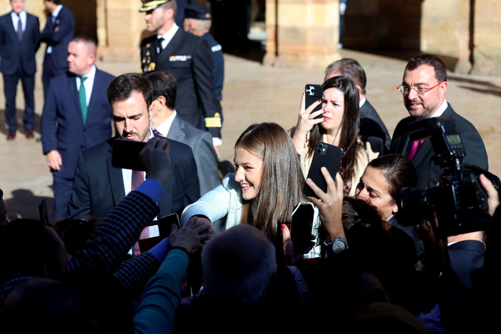 Multitudinario recibimiento a la Princesa Leonor en Oviedo