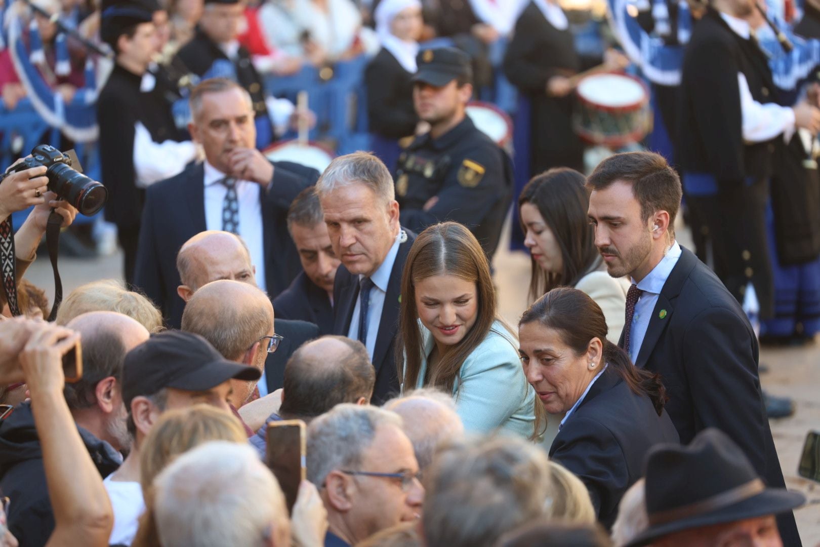 Multitudinario recibimiento a la Princesa Leonor en Oviedo