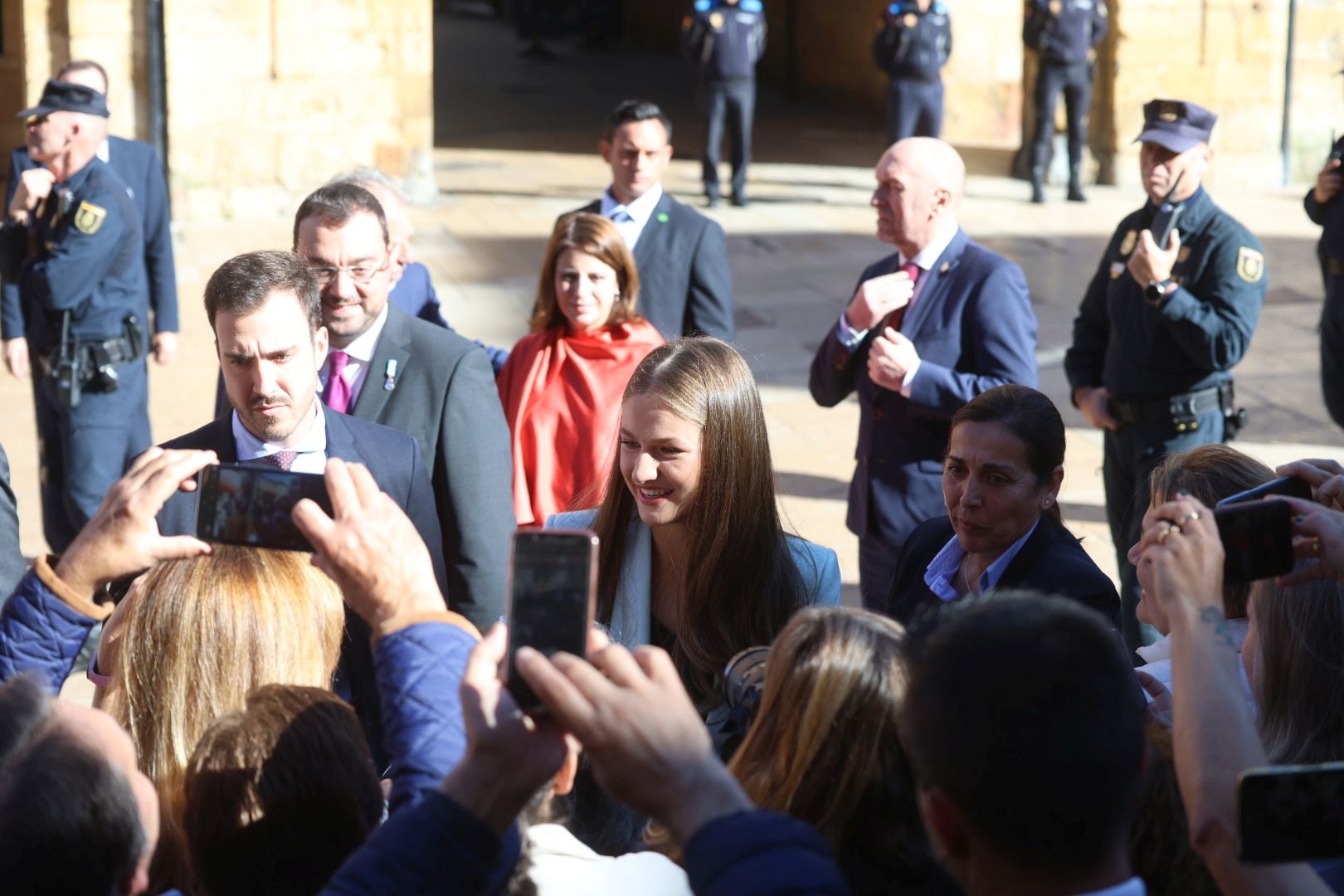 Multitudinario recibimiento a la Princesa Leonor en Oviedo