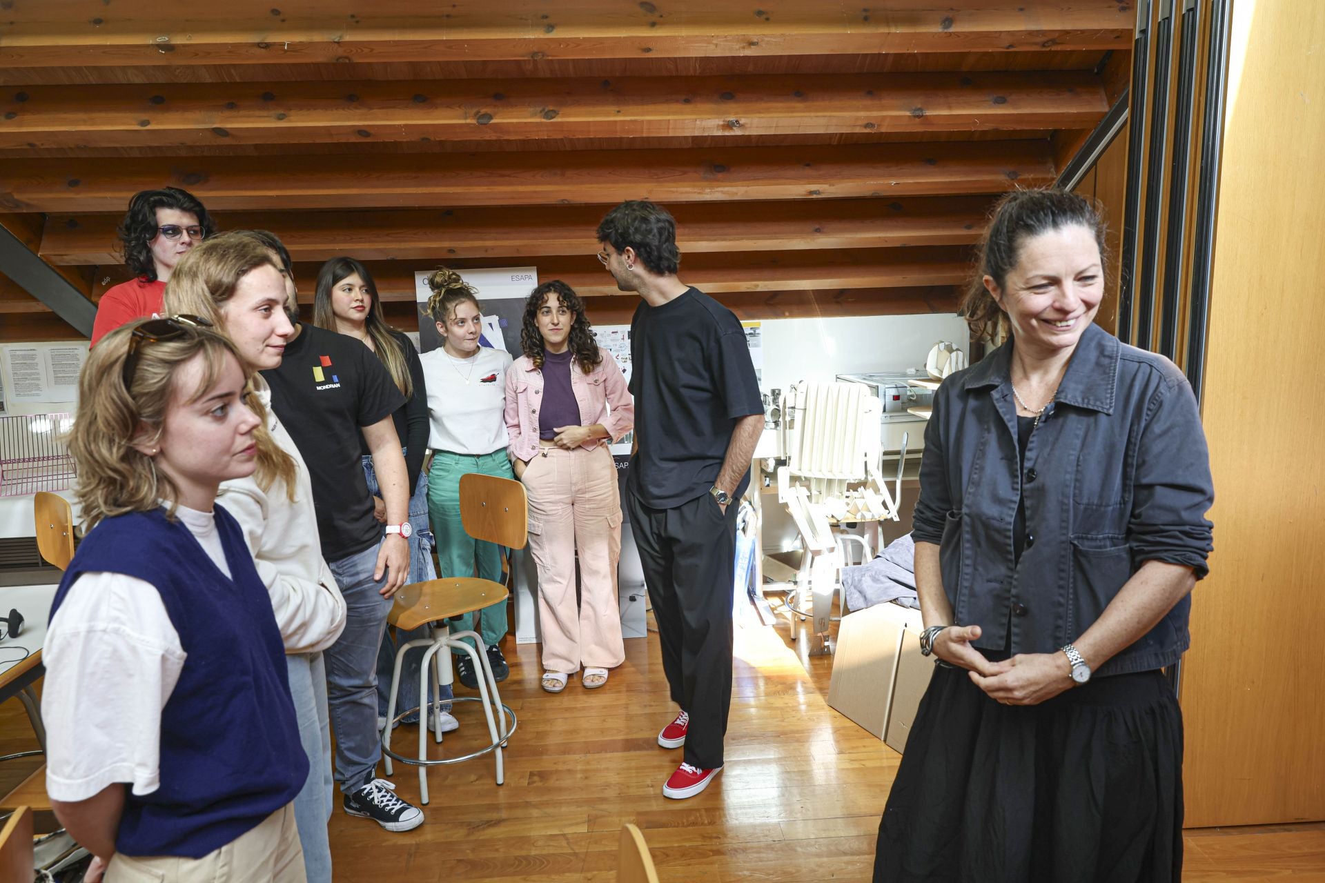 El encuentro de la Agencia Magnum con alumnos de la Escuela Superior de Arte del Principado, en imágenes