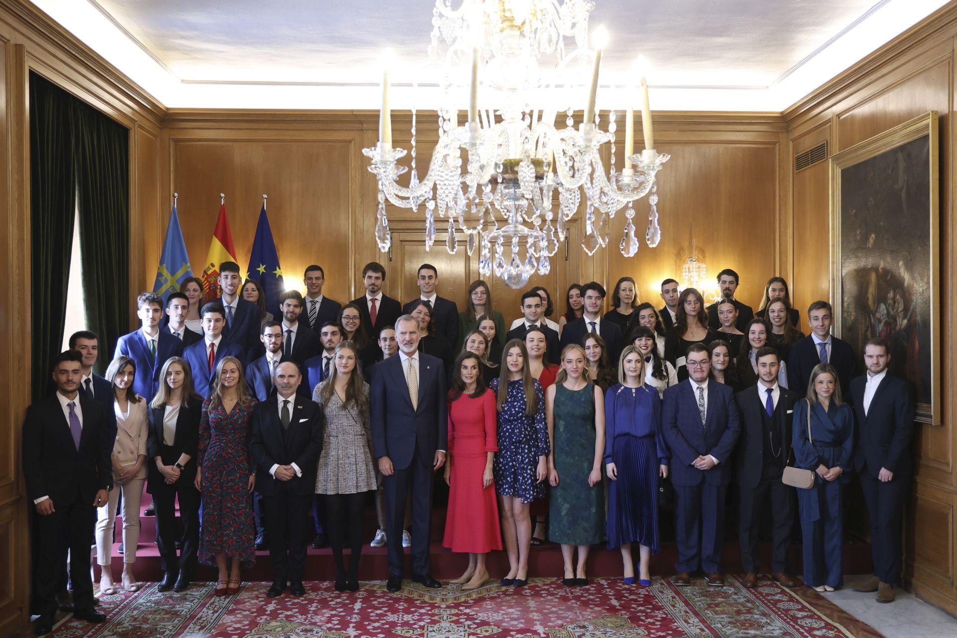 Sonrisas y cercanía: las imágenes de las audiencias de la Familia Real en el Reconquista