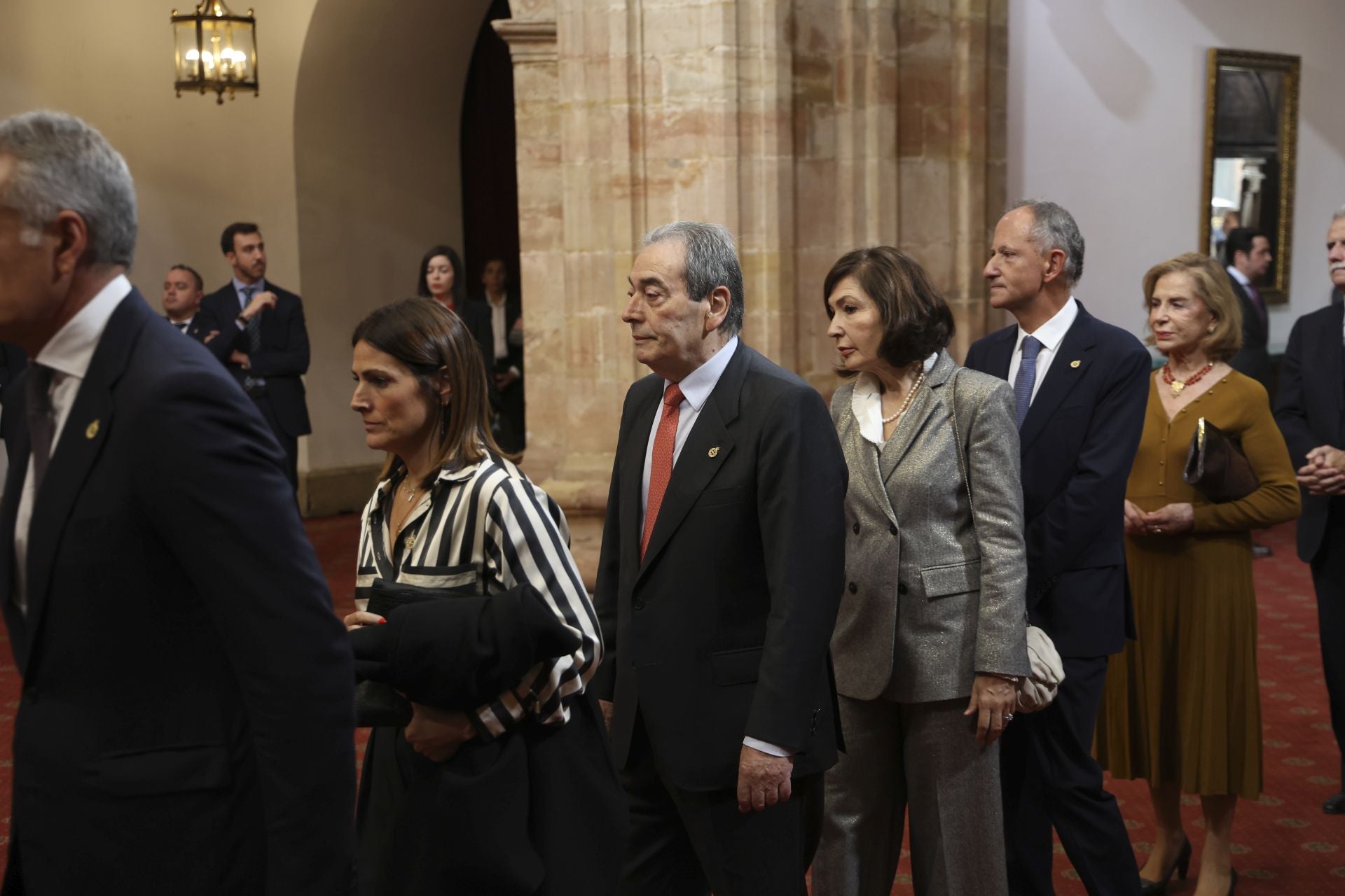 Sonrisas y cercanía: las imágenes de las audiencias de la Familia Real en el Reconquista