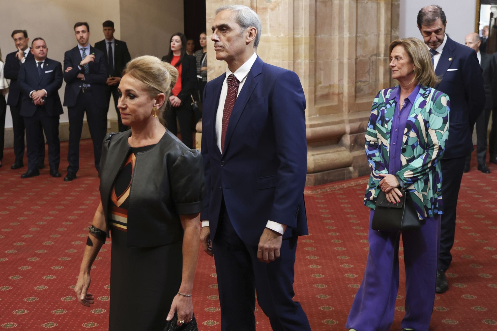 Sonrisas y cercanía: las imágenes de las audiencias de la Familia Real en el Reconquista