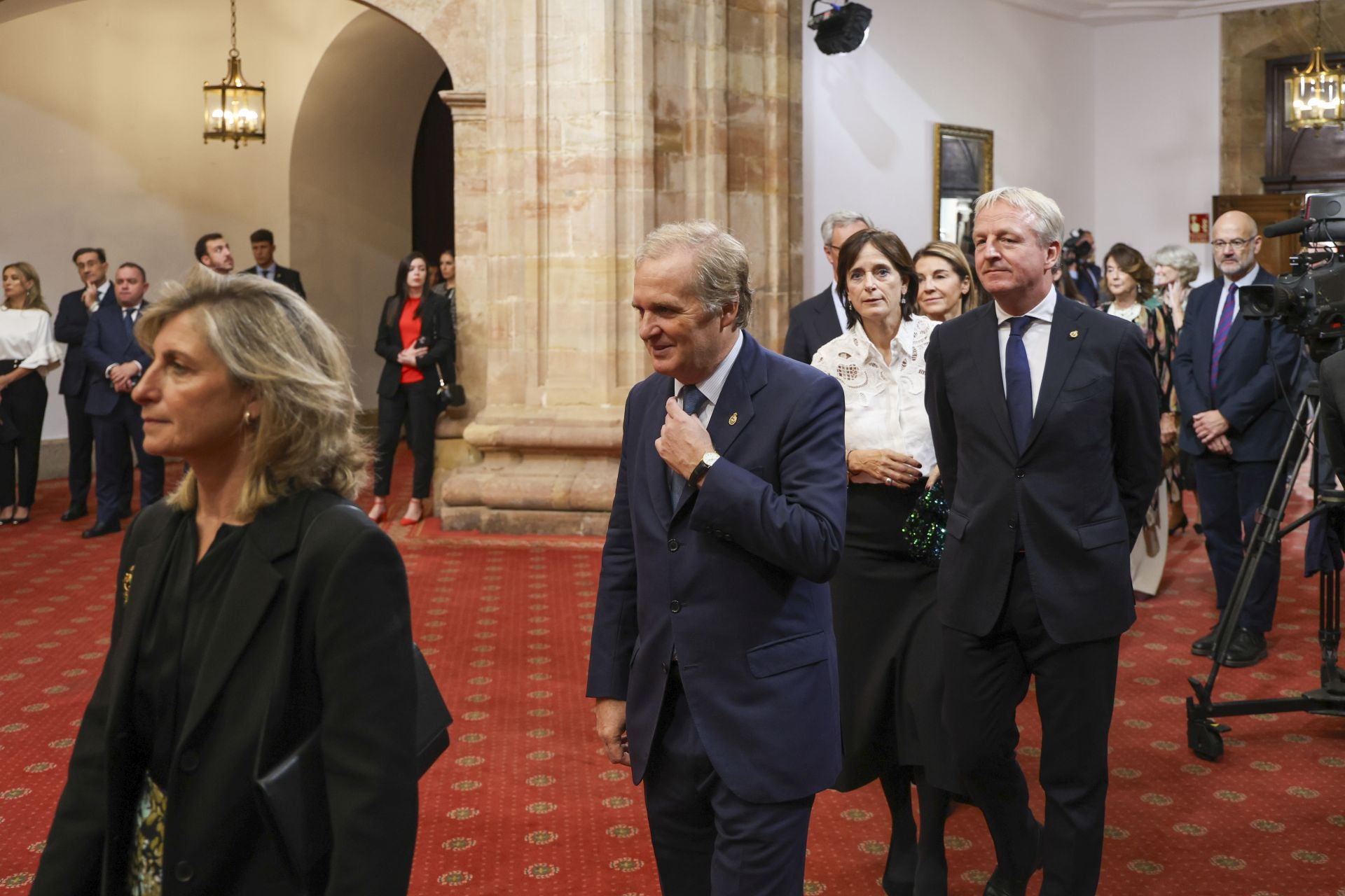 Sonrisas y cercanía: las imágenes de las audiencias de la Familia Real en el Reconquista