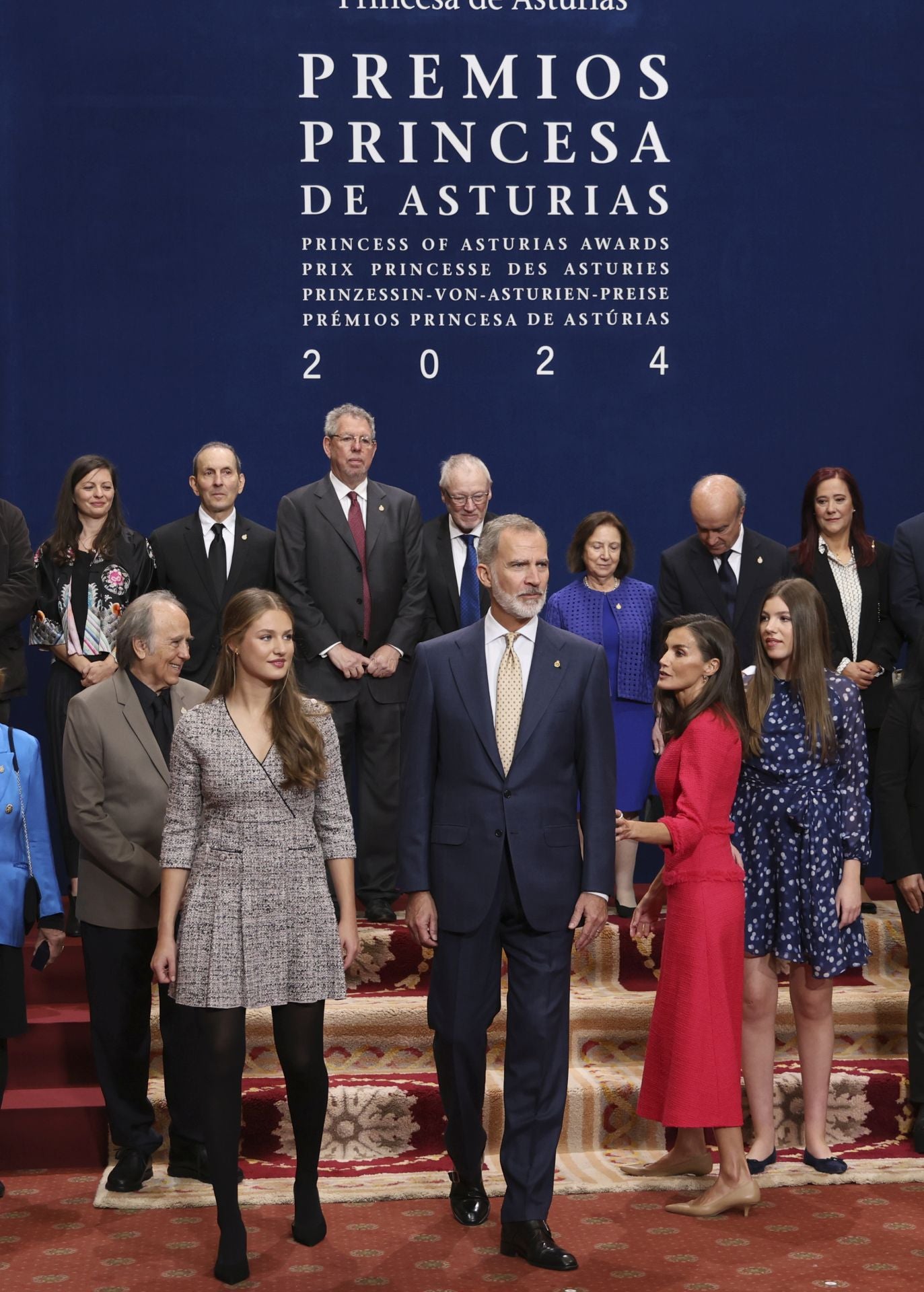 Sonrisas y cercanía: las imágenes de las audiencias de la Familia Real en el Reconquista