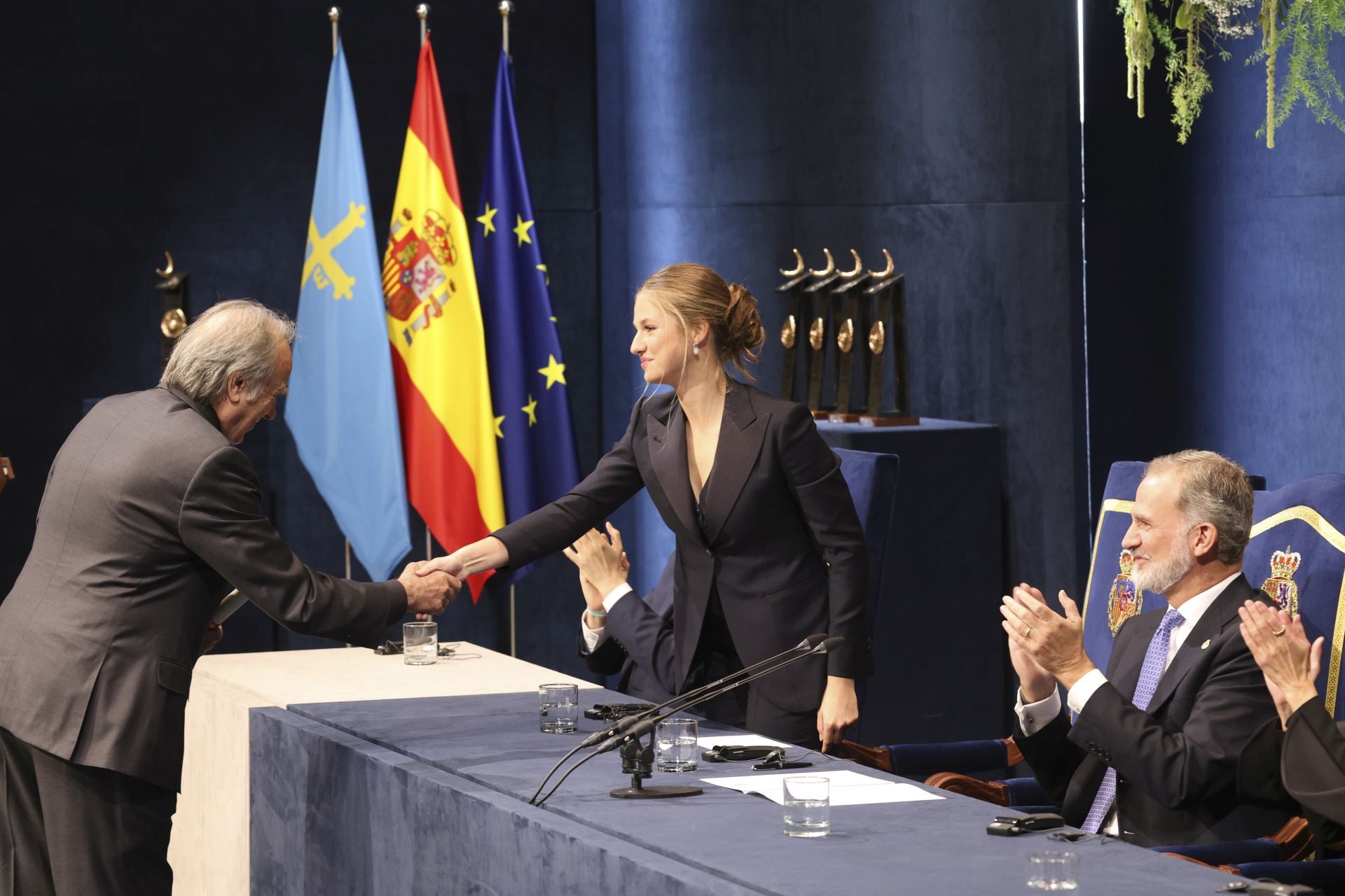 Emoción y sorpresas en la ceremonia de entrega de los Premios Princesa de Asturias