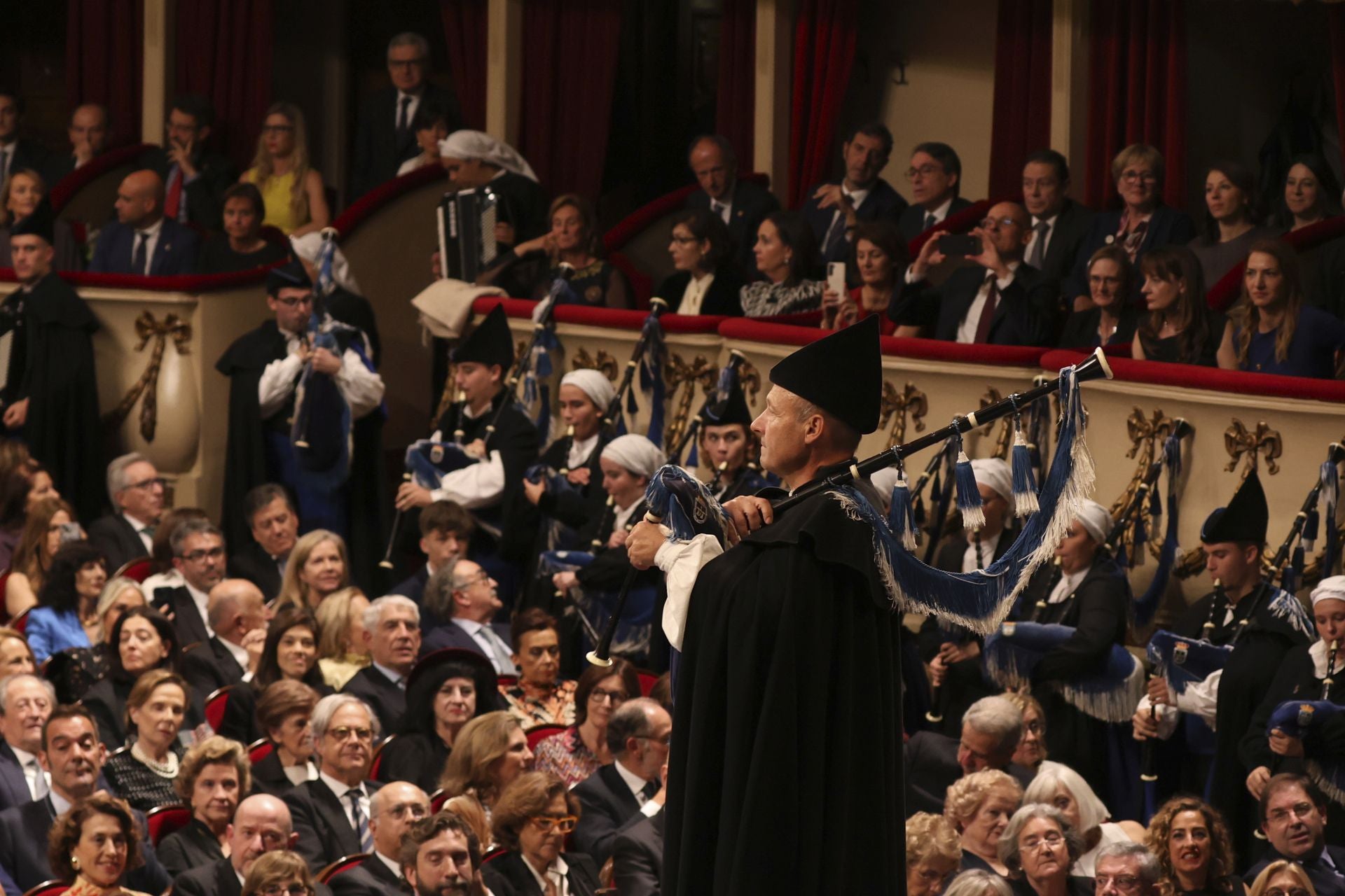 Emoción y sorpresas en la ceremonia de entrega de los Premios Princesa de Asturias