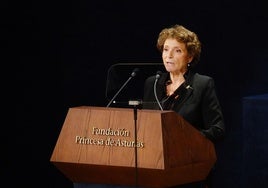 La presidenta de la Fundación Princesa de Asturias, Ana Isabel Fernández Álvarez, pronuncia su discurso en la solemne ceremonia de los premios.