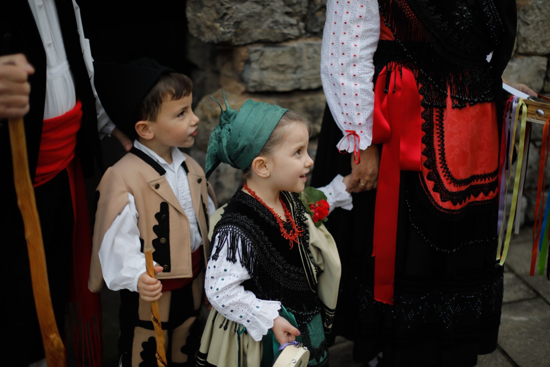 Sotres, pletórico: la visita real al Pueblo Ejemplar de Asturias, en imágenes