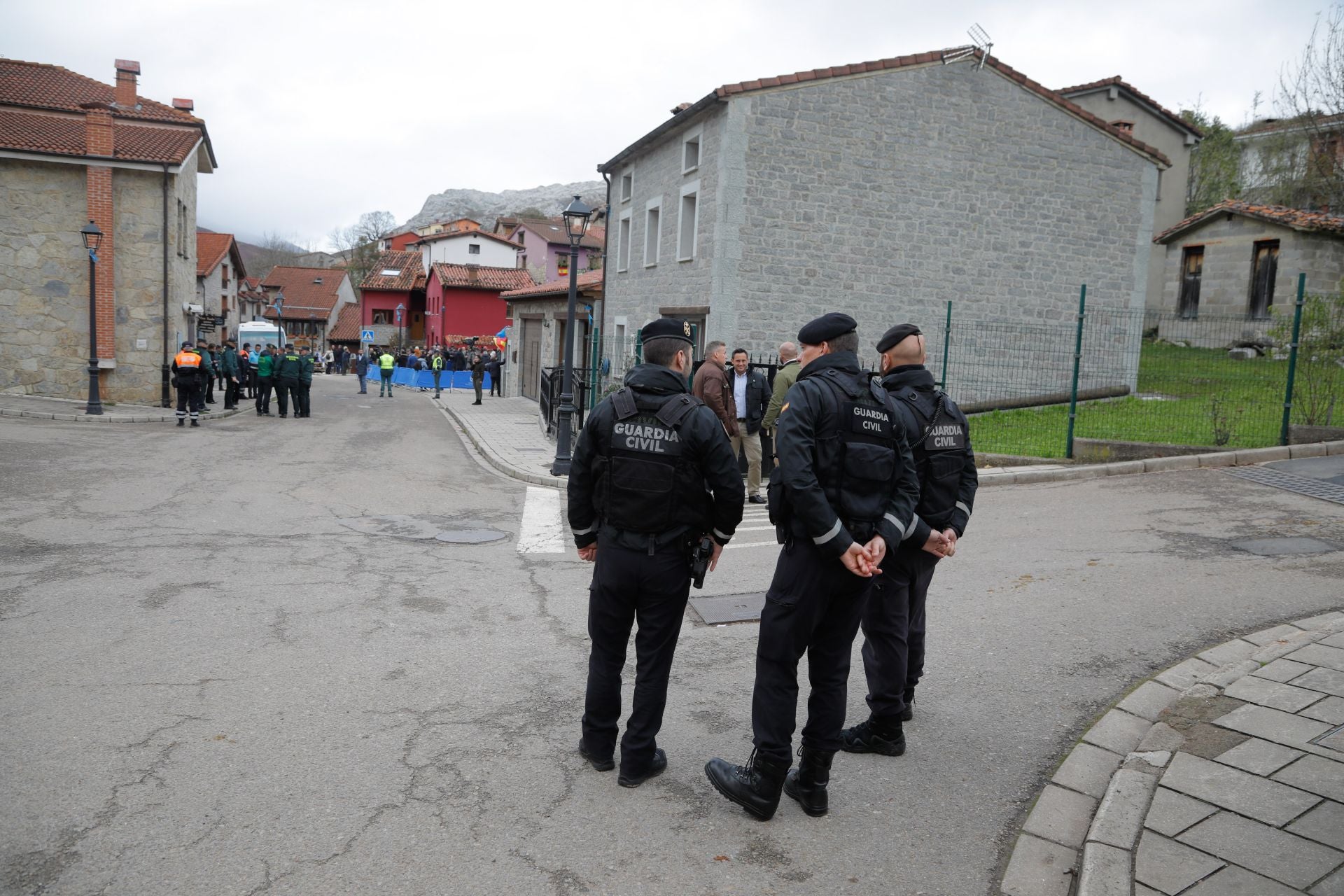 Sotres, pletórico: la visita real al Pueblo Ejemplar de Asturias, en imágenes