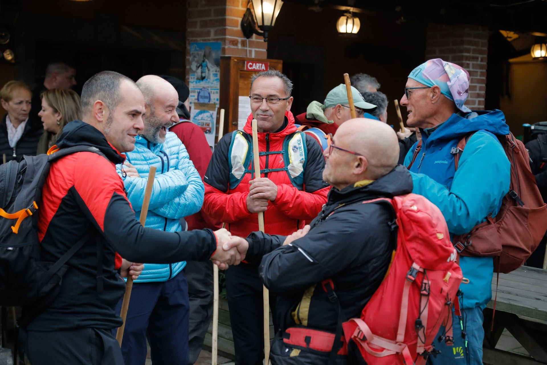 Sotres, pletórico: la visita real al Pueblo Ejemplar de Asturias, en imágenes