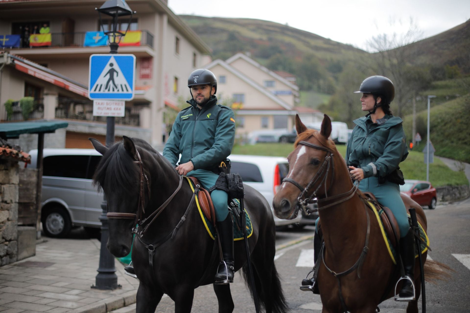 Sotres, pletórico: la visita real al Pueblo Ejemplar de Asturias, en imágenes