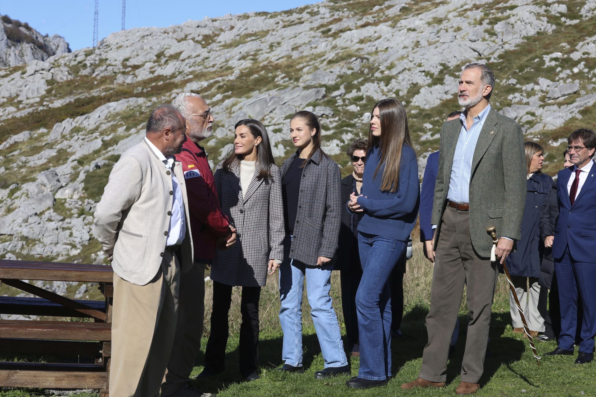 Sotres, pletórico: la visita real al Pueblo Ejemplar de Asturias, en imágenes