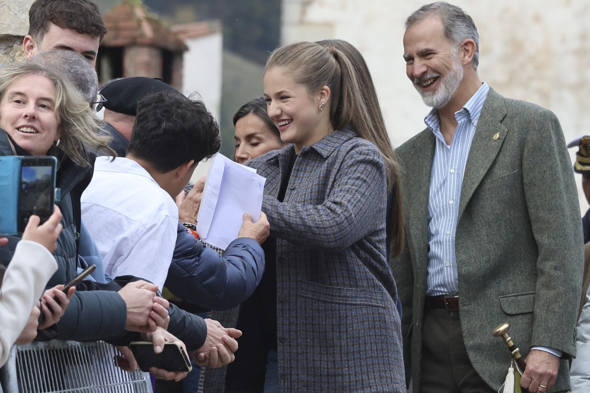 Sotres, pletórico: la visita real al Pueblo Ejemplar de Asturias, en imágenes