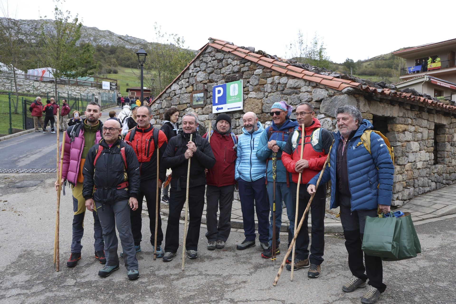 Sotres, pletórico: la visita real al Pueblo Ejemplar de Asturias, en imágenes