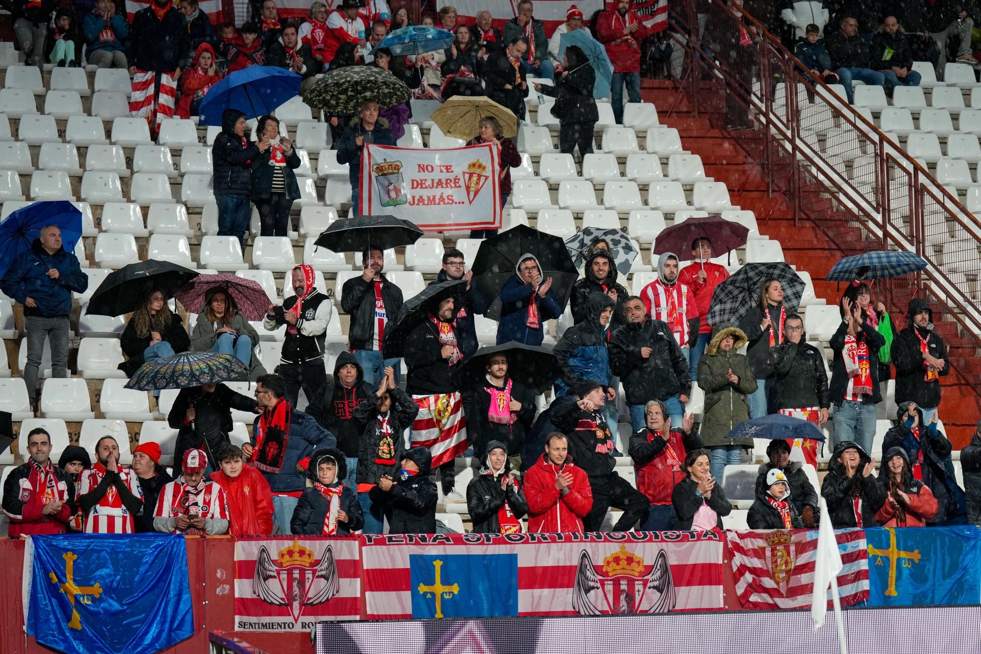 Las mejores imágenes del Albacete - Sporting de Gijón