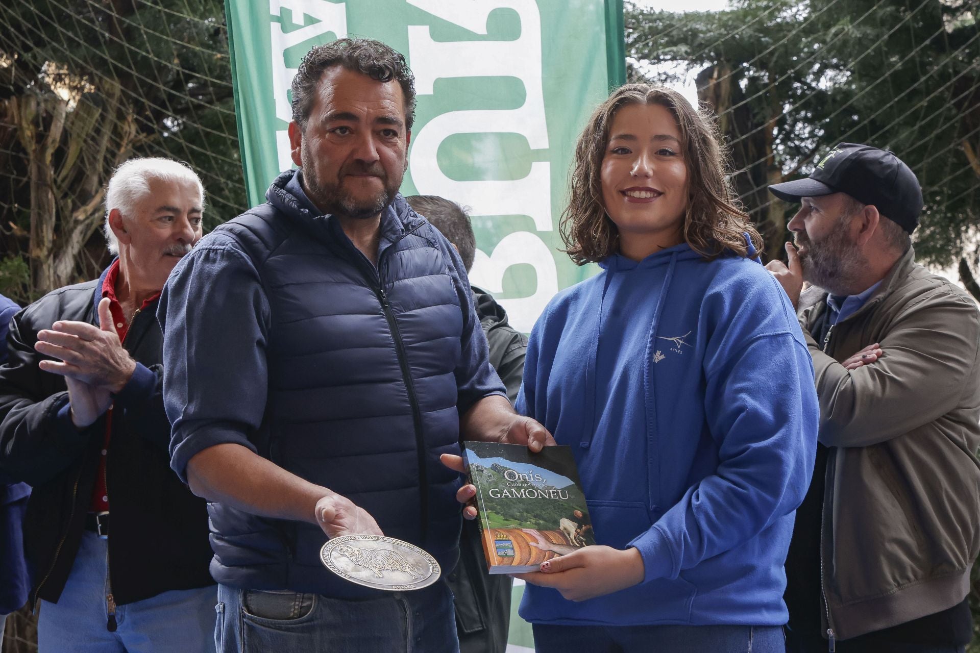 El manjar asturiano de Benia de Onís: el certamen del queso Gamonéu da sus ganadores