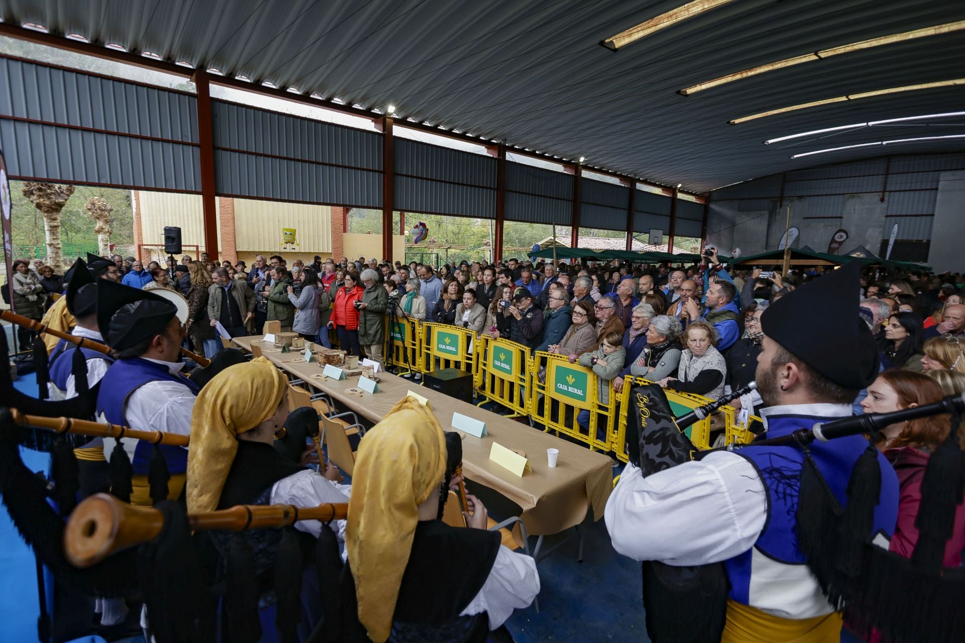 El manjar asturiano de Benia de Onís: el certamen del queso Gamonéu da sus ganadores