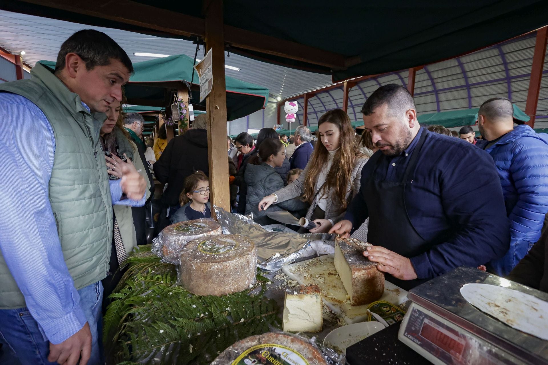 El manjar asturiano de Benia de Onís: el certamen del queso Gamonéu da sus ganadores