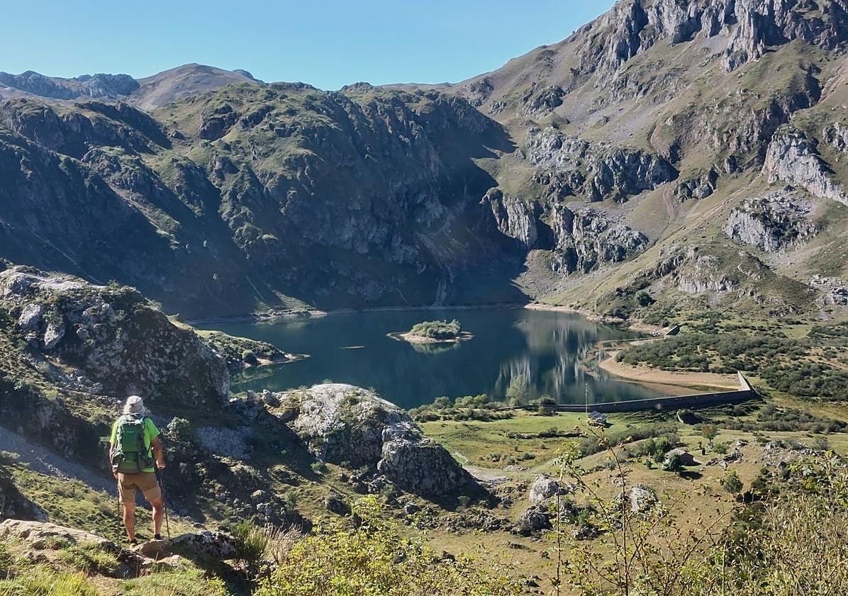Imagen principal - Cinco lagos, tres valles llenos de magia y una cumbre a 2.000 metros en el Parque Natural de Somiedo