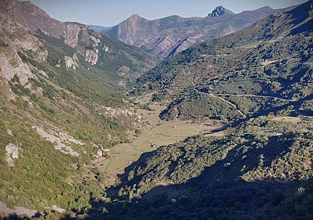 Vistas hacia el valle de Saliencia durante los primeros tramos de ruta