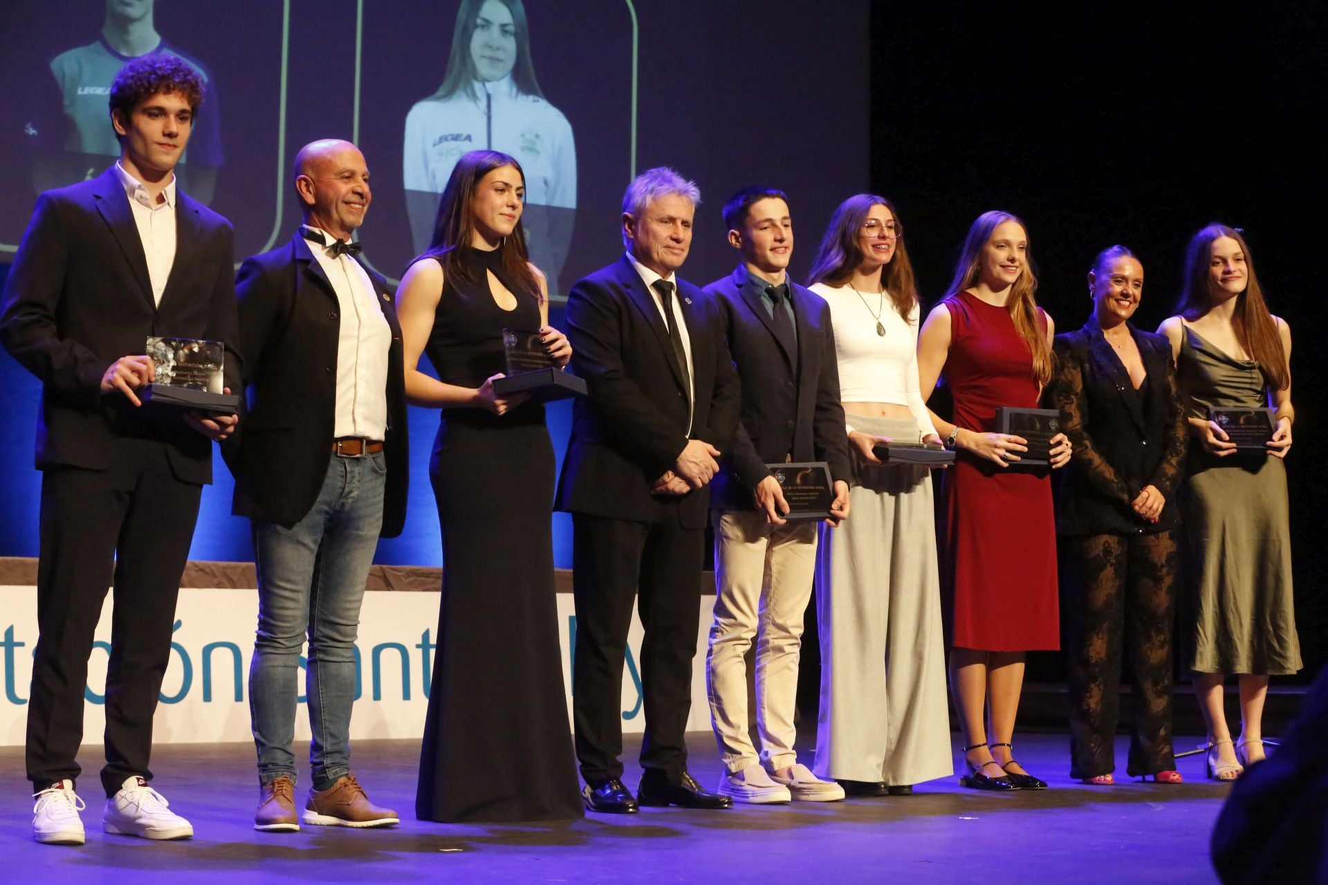 El Club de Natación Santa Olaya celebra su gala anual