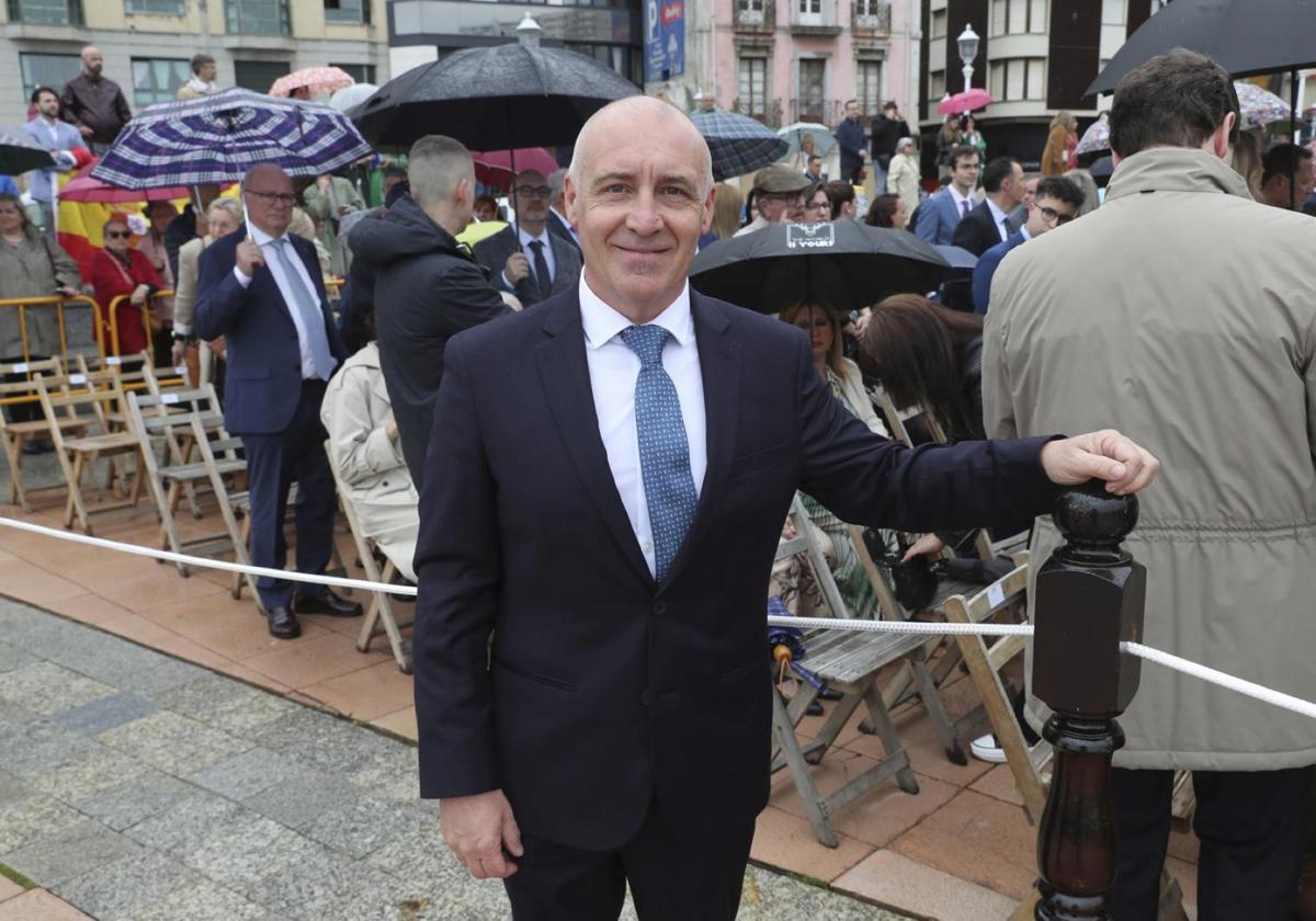 Abel Junquera, en mayo, durante la jura de bandera civil en el Náutico.