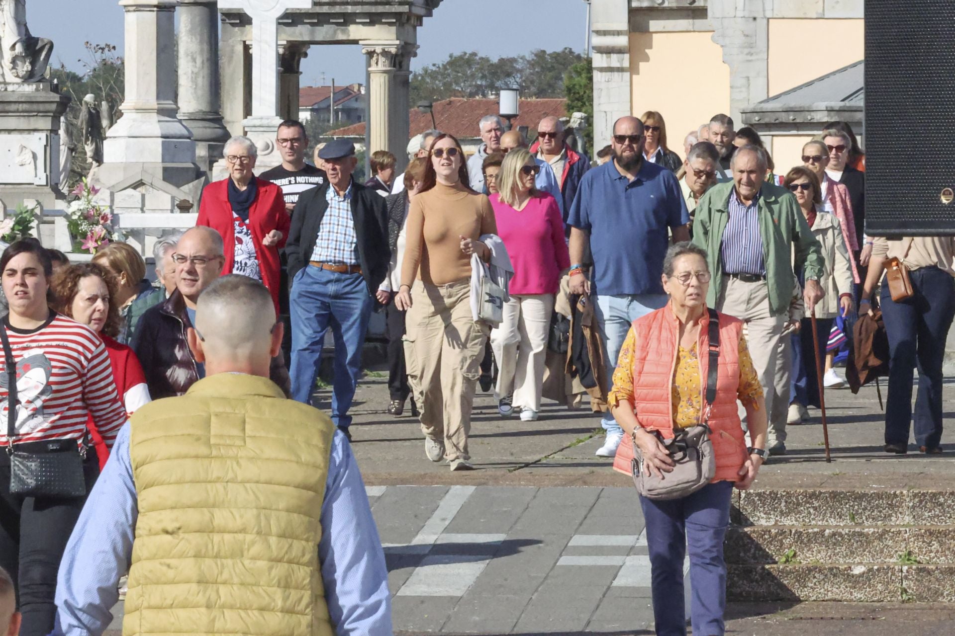 En fotos: Así ha sido la jornada de recuerdo en los cementerios asturianos