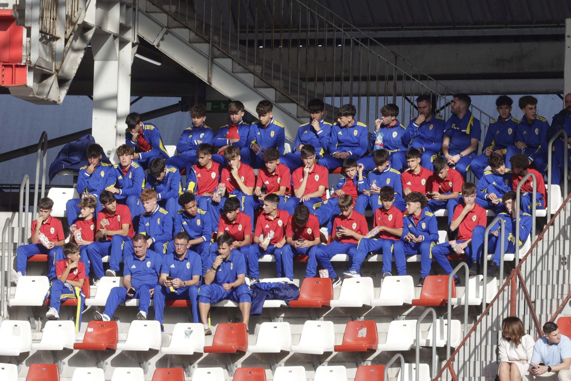 Fotos: ¿Estuviste en el Sporting - Cádiz en El Molinón? ¡Búscate!