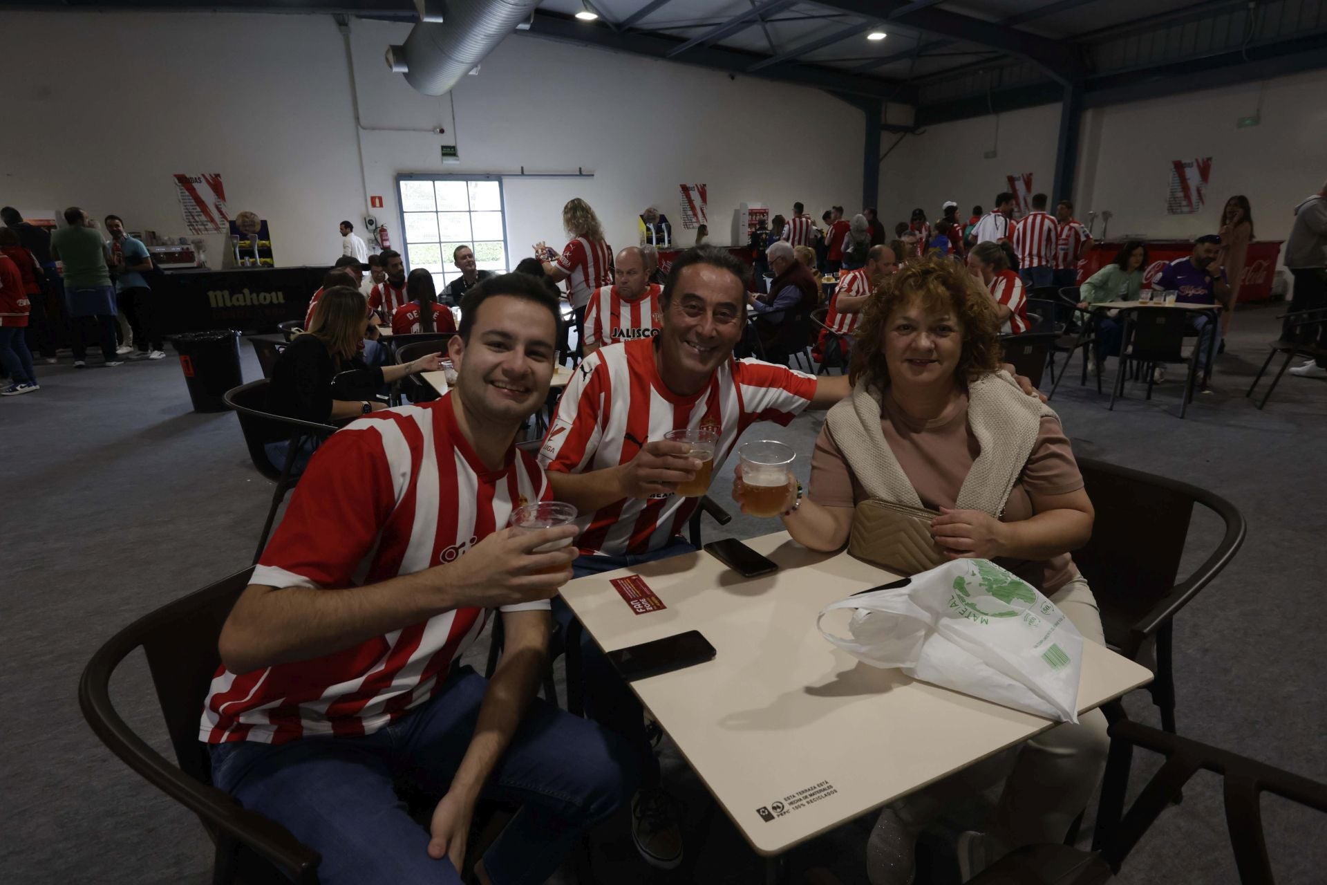 Fotos: ¿Estuviste en el Sporting - Cádiz en El Molinón? ¡Búscate!