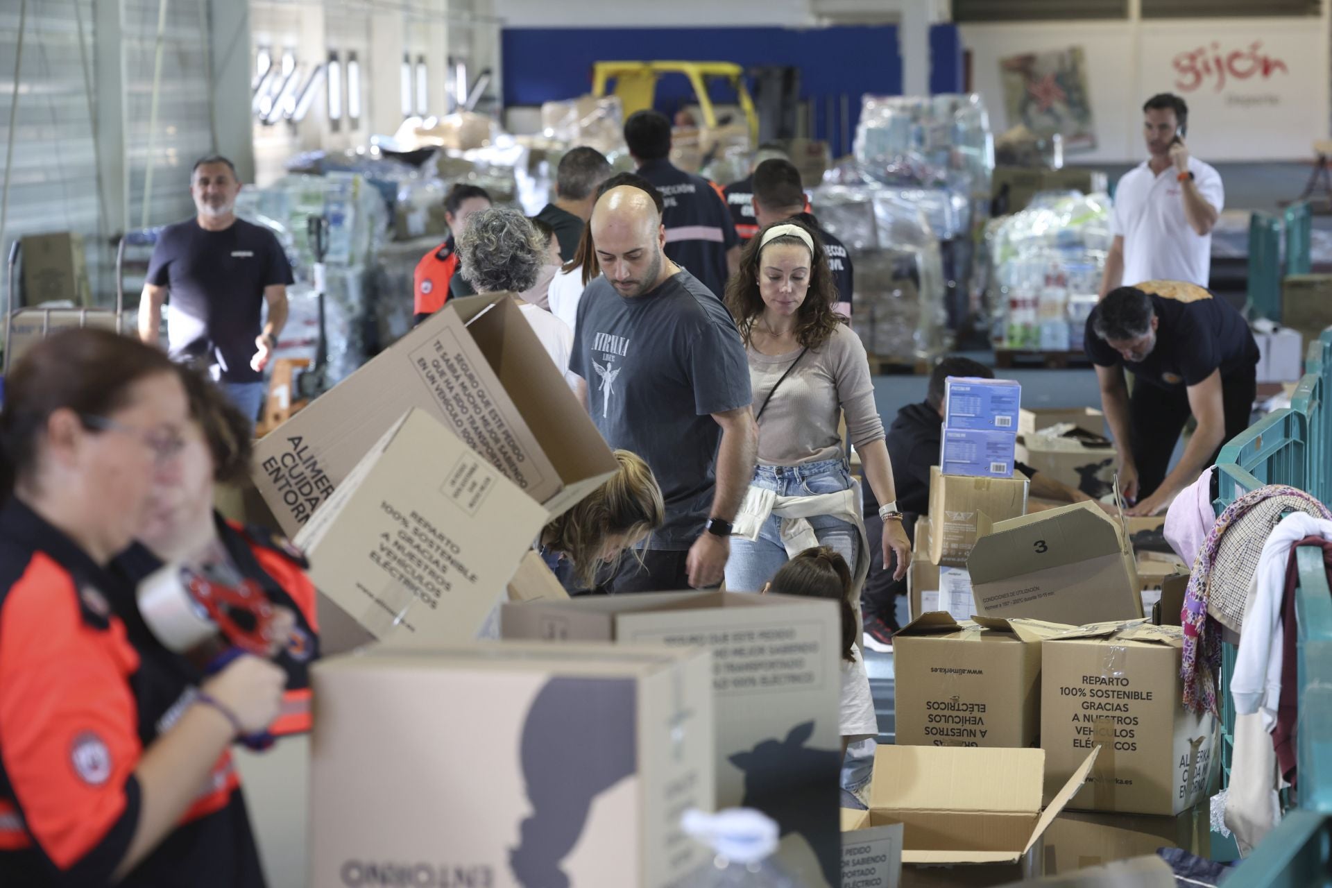 Las donaciones no cesan en Gijón