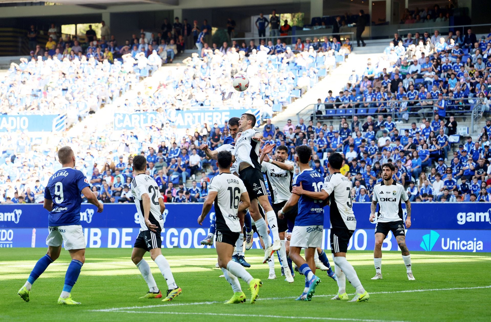 Fotos: Las jugadas del Real Oviedo-Burgos