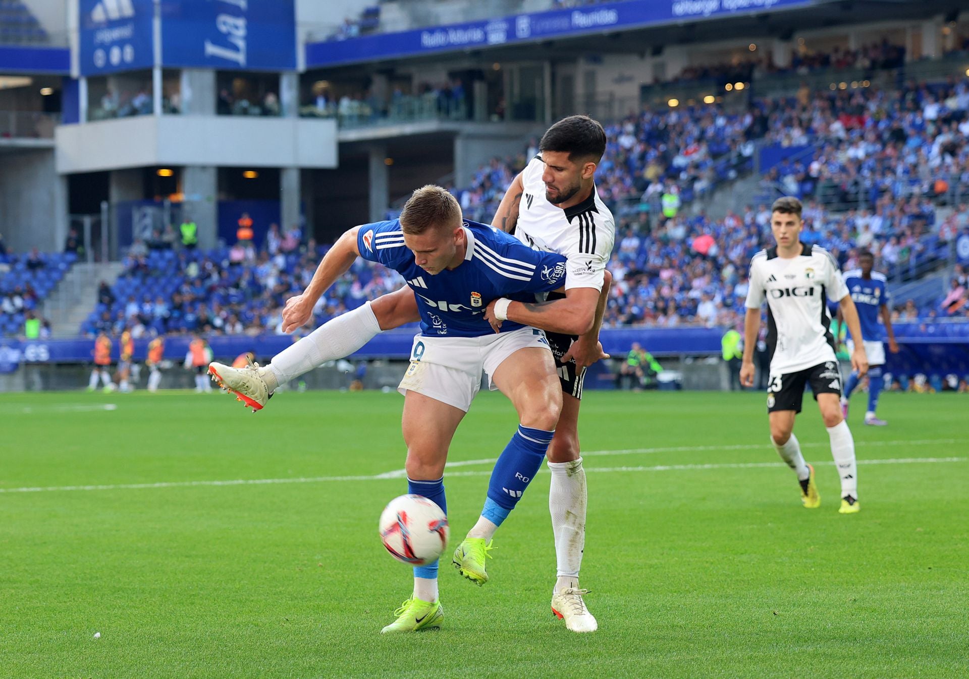 Fotos: Las jugadas del Real Oviedo-Burgos