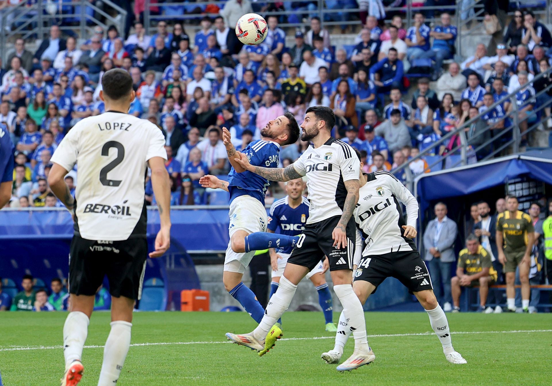 Fotos: Las jugadas del Real Oviedo-Burgos