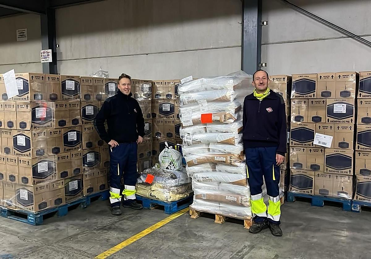 Un grupo de empresarios asturianos enviará este jueves a Valencia un tráiler con 24 toneladas de material