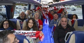 La peña El Cruce de Llanera, que preside Juan Luengos, capitaneó ayer un autocar hasta Burgos con más de sesenta aficionados y varios colectivos de la Federación de Peñas.