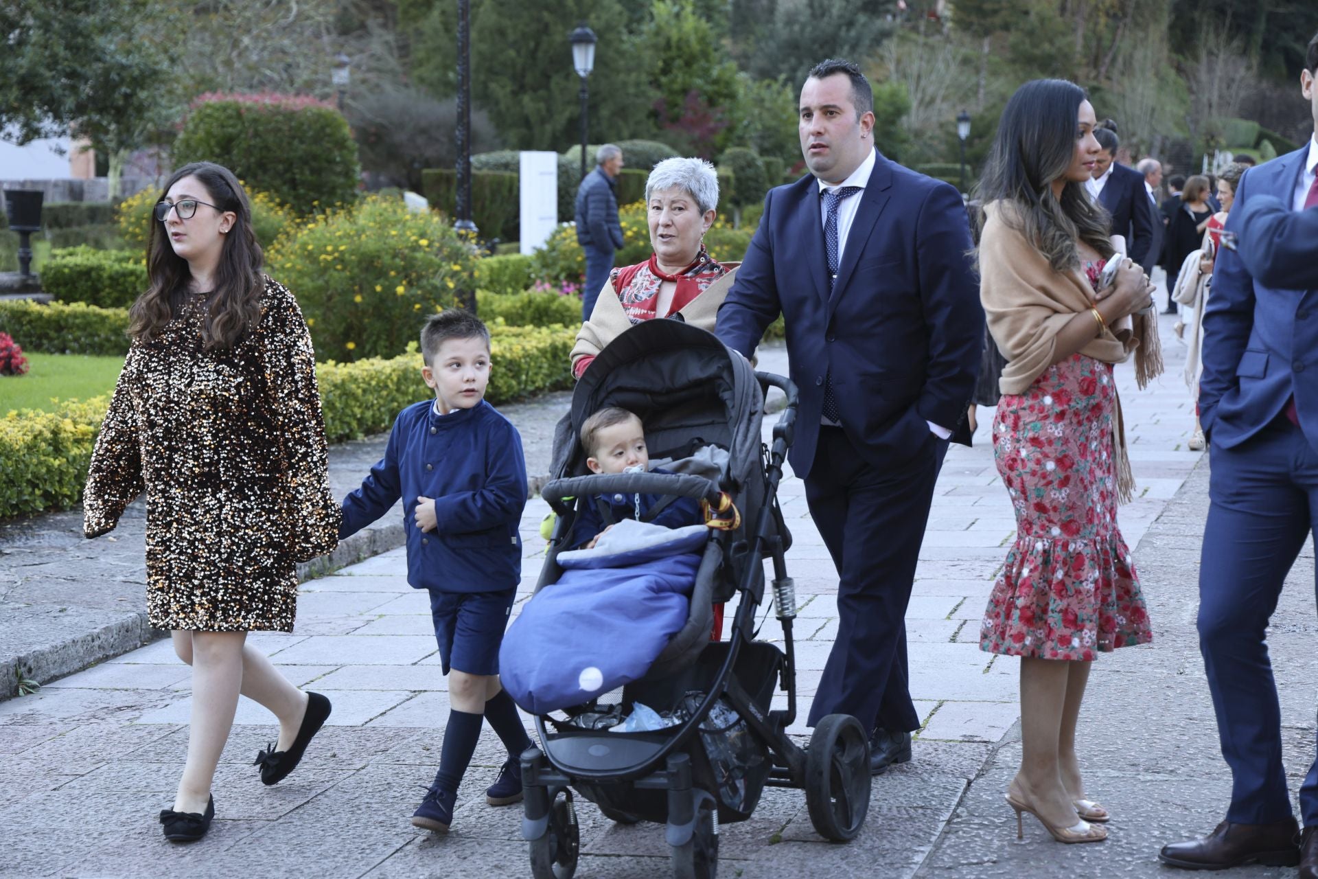 Boda de ensueño en Covadonga: Luz Cano y Alejandro Merino se casan en el Santuario