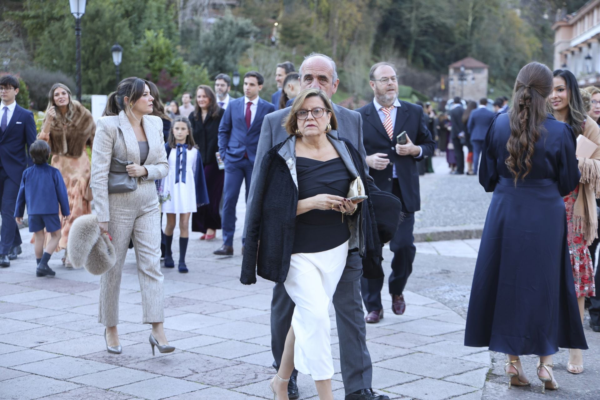 Boda de ensueño en Covadonga: Luz Cano y Alejandro Merino se casan en el Santuario