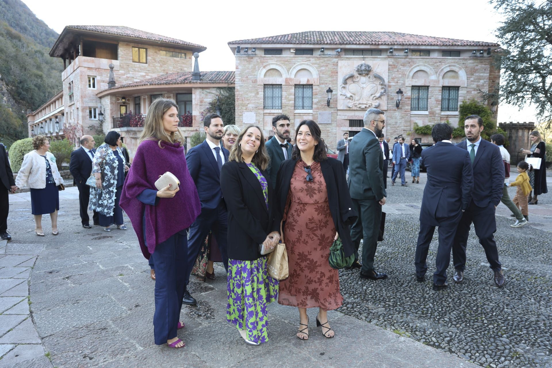 Boda de ensueño en Covadonga: Luz Cano y Alejandro Merino se casan en el Santuario