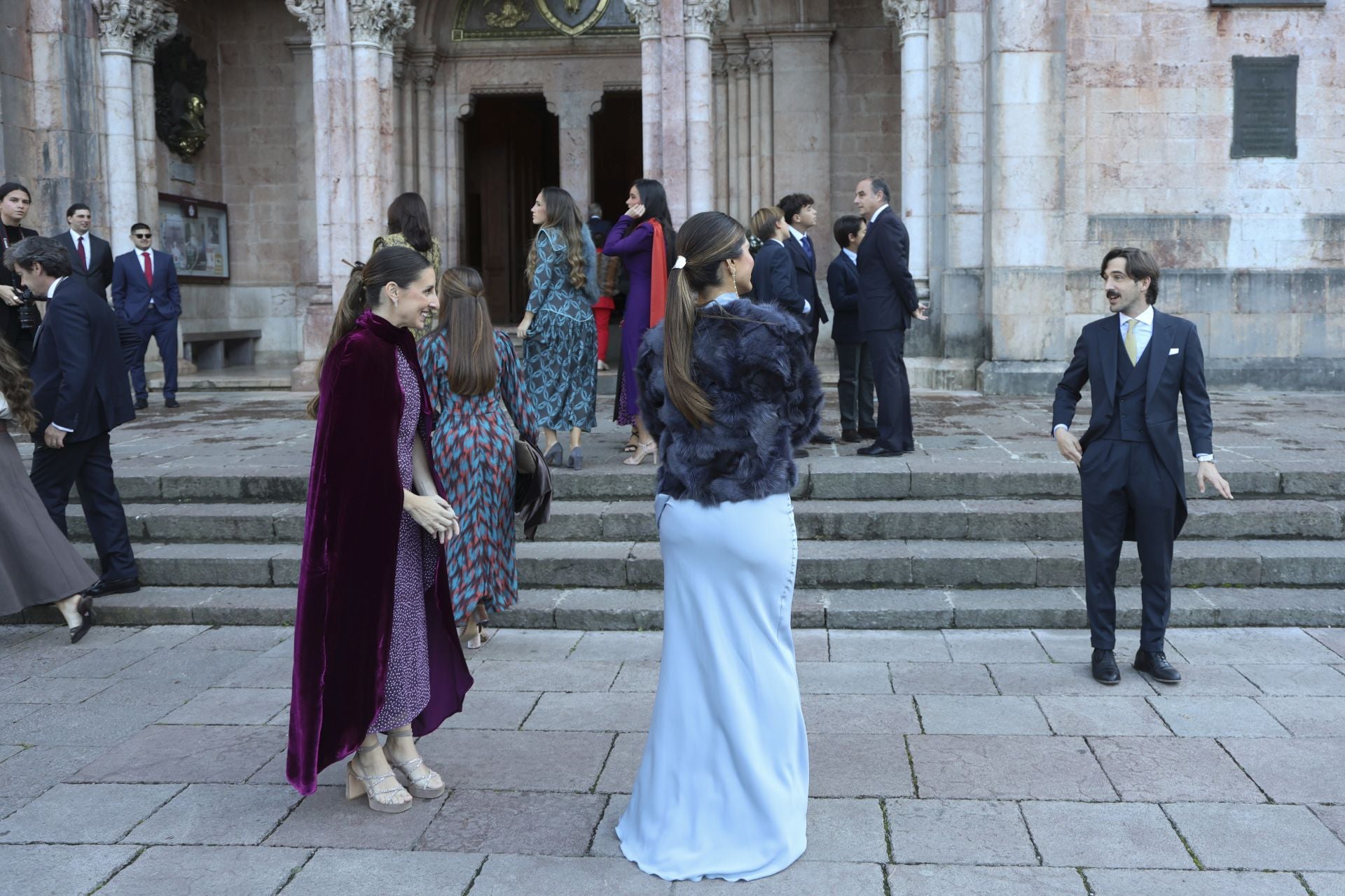 Boda de ensueño en Covadonga: Luz Cano y Alejandro Merino se casan en el Santuario