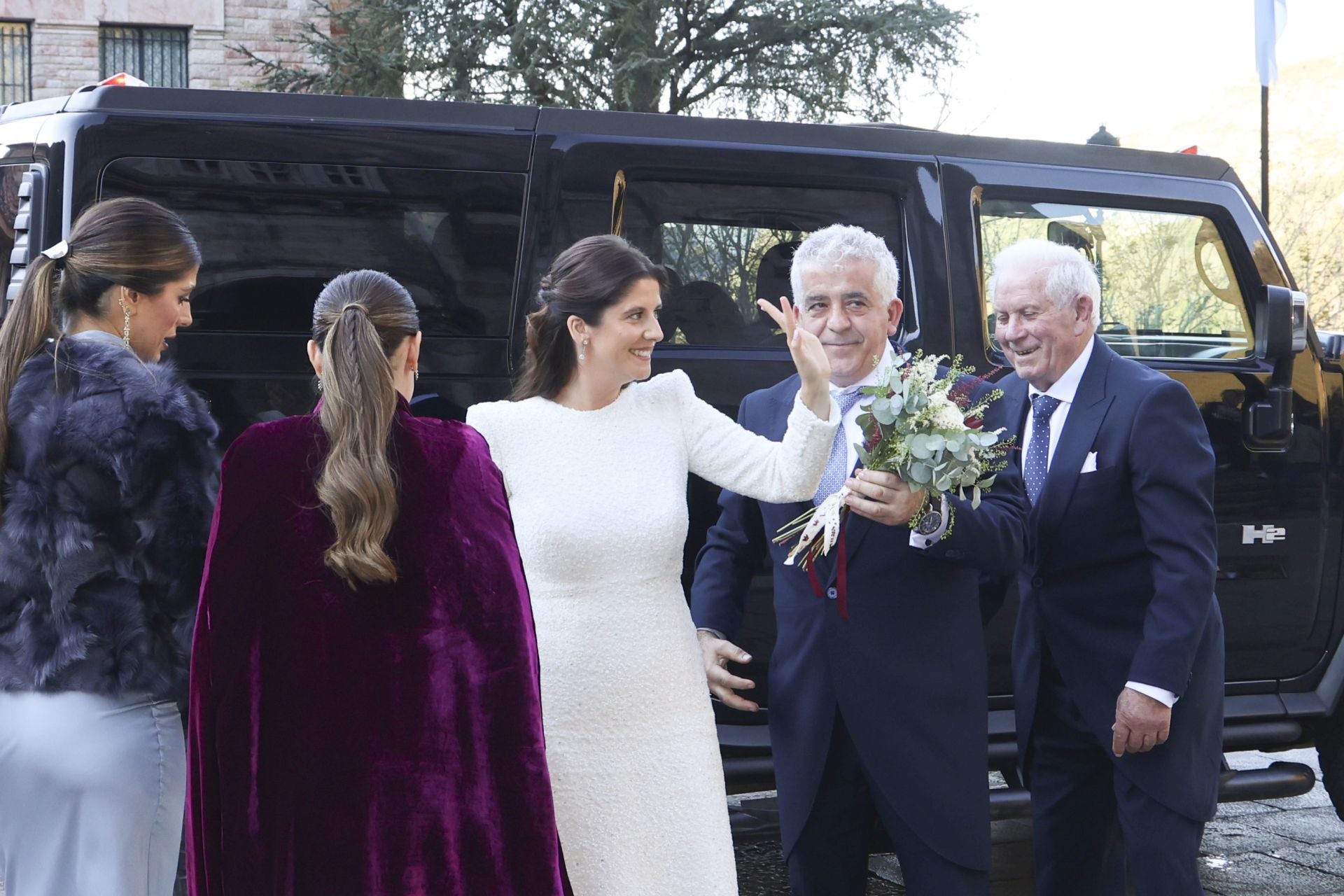 Boda de ensueño en Covadonga: Luz Cano y Alejandro Merino se casan en el Santuario