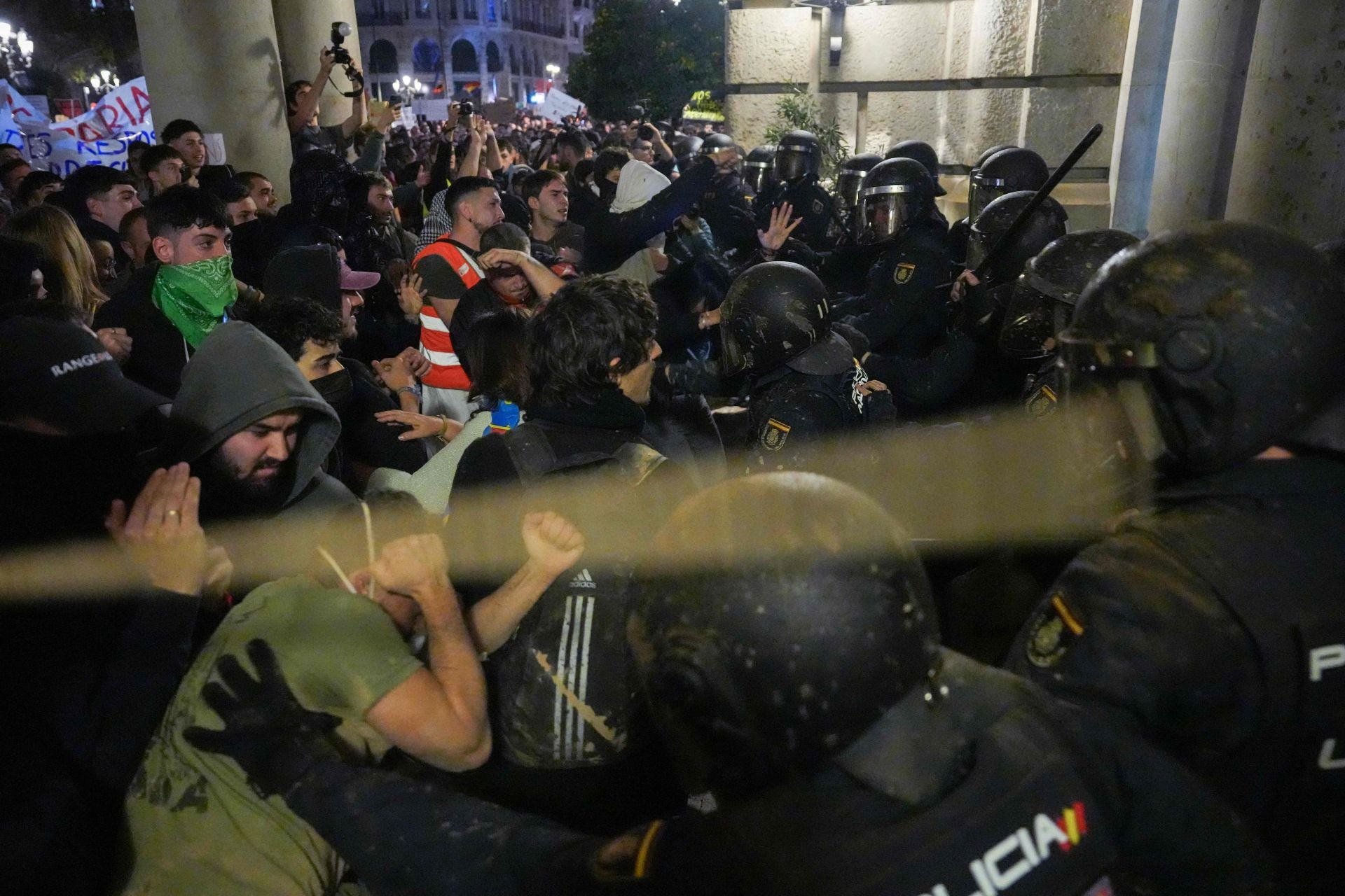 Así ha sido la multitudinaria manifestación en Valencia contra Carlos Mazón