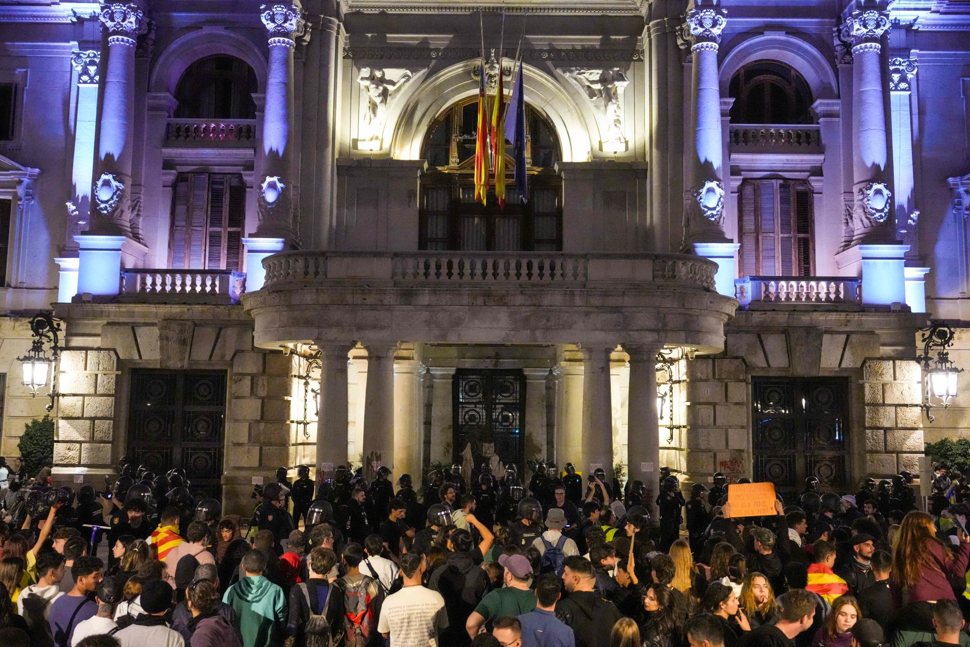 Así ha sido la multitudinaria manifestación en Valencia contra Carlos Mazón