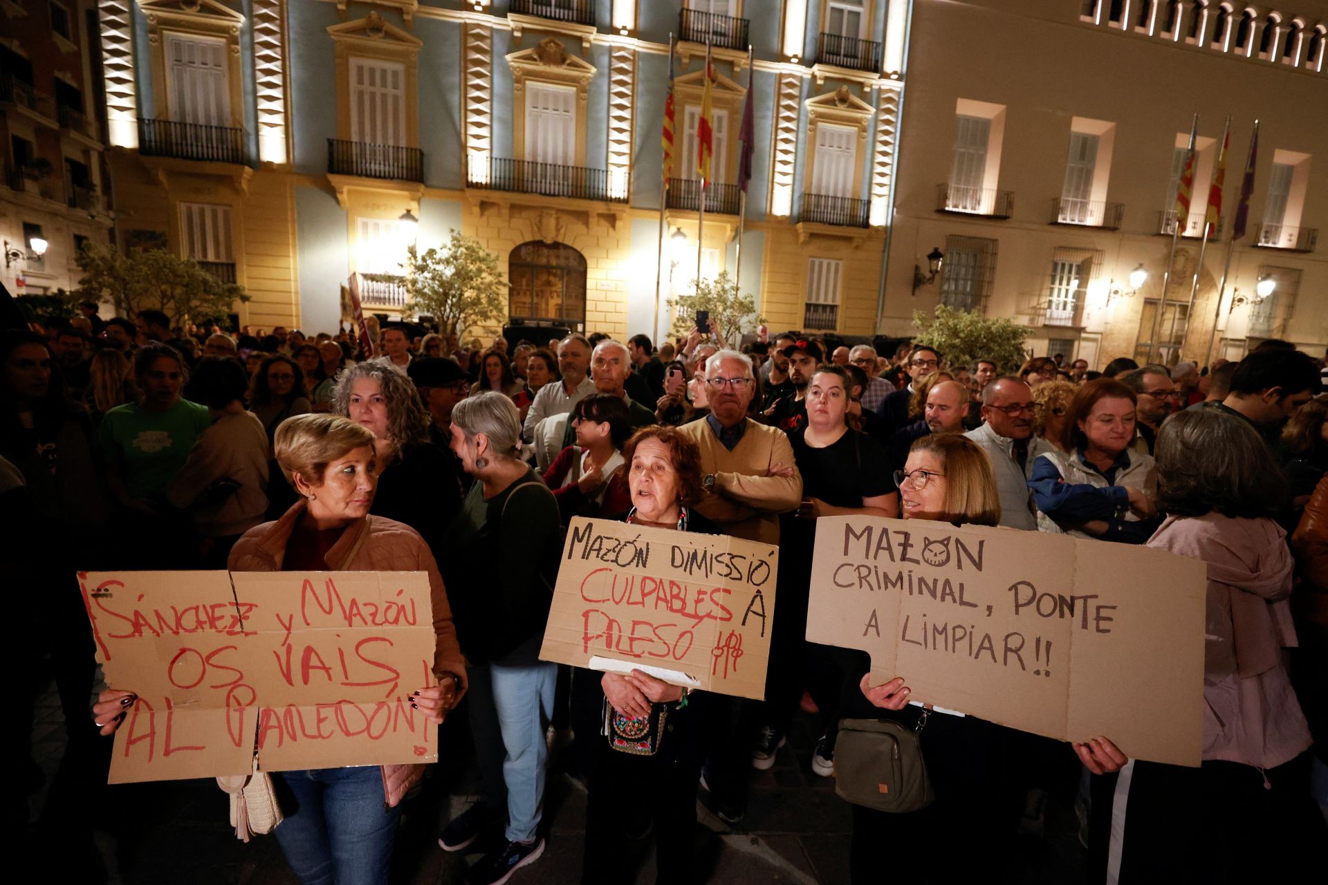 Así ha sido la multitudinaria manifestación en Valencia contra Carlos Mazón