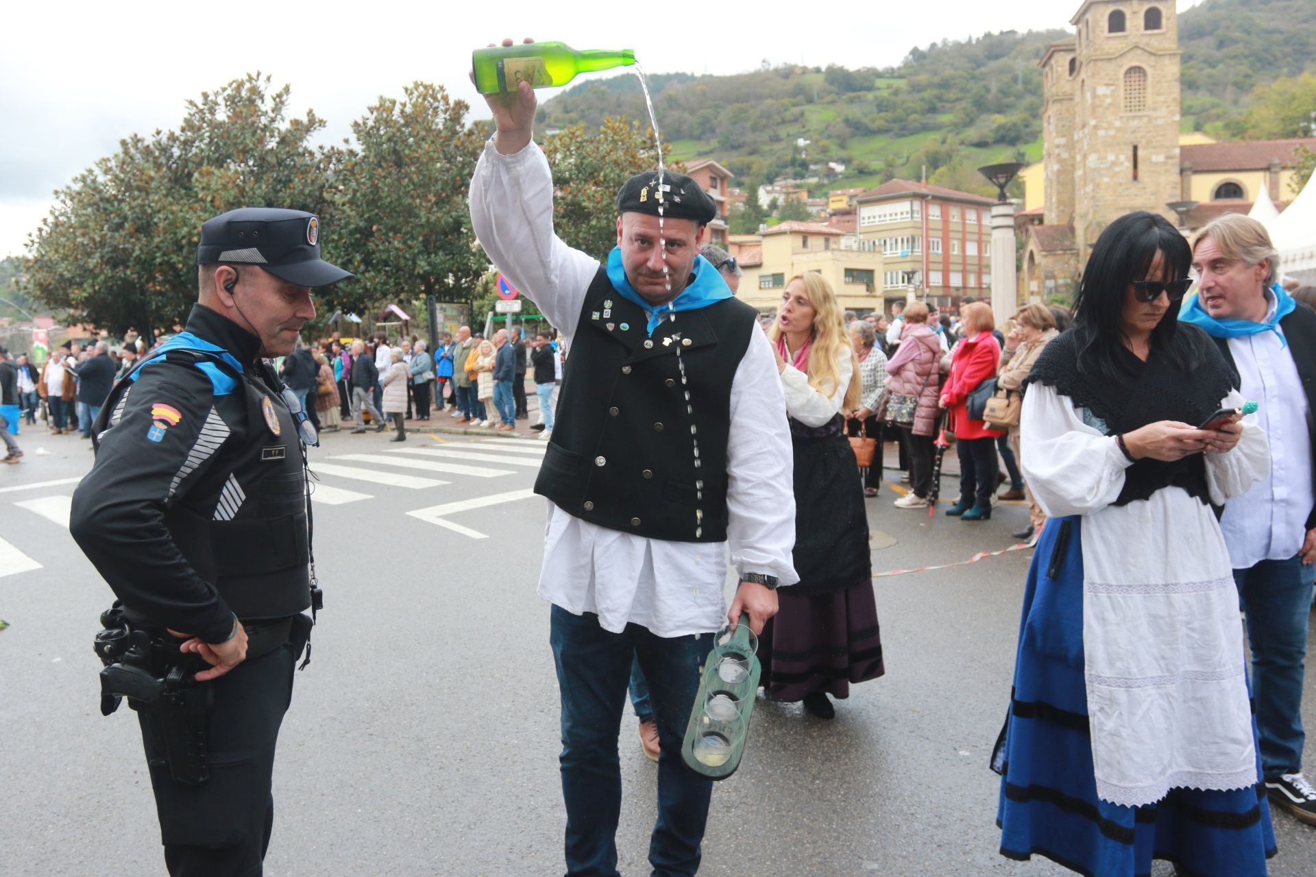 Moreda de Aller se echa a las calles para celebrar los Humanitarios